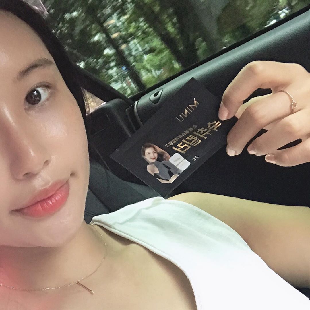 Hye Rin22 on Instagram: “#미누 .. 덕분에 불금 뿌셨다 ~💥
나만 멀쩡해..🤦🏽‍♀️
가루타입인데 첫잔먹을때 소주에 타먹으면 꿀맛🥰
#미누숙취킬러 #숙취해소제 #술스타그램 #숙취그램 #숙취해소”