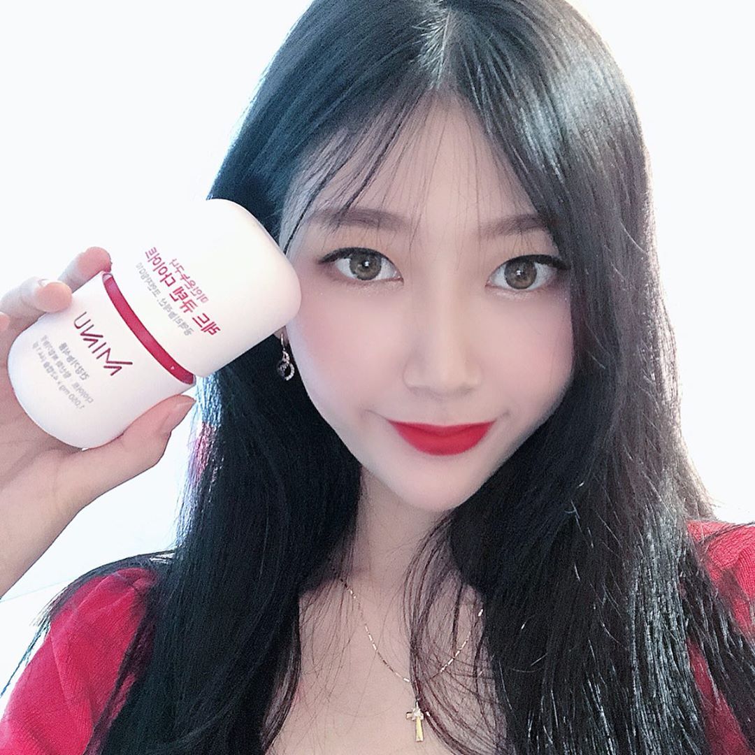 지원💫 on Instagram: “몇달동안 식욕이 늘어서 폭식했는데 이거 먹구 몸무게 3키로나 빠졌당 😻  하루 2알씩 먹고 맘껏 음식 먹어도 되는 #미누레드큐텐 체지방 감소에도 효과있는👍🏻 여자한테 좋은 #코엔자임q10 도 함유되있어 좋은것같당 앞으로 쭉 챙겨 먹어야지 👊🏻 . .…”