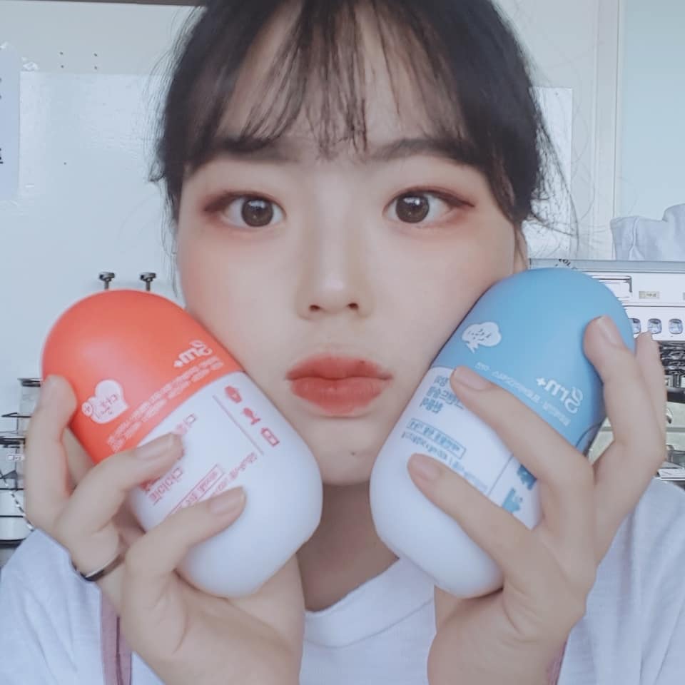 손진향(햄뽀) on Instagram: “요즘 내 다이어트템 #천둥이다홍이  ㆍ 요즘 바쁘고 카페일 때문에 식단 조절과 운동할 시간이 없어서 섭취를 시작했는데 눈으로보니 살이 빠지는게 조금씩 보이고 방송을하면 청자들이 살 왤케 빠졌냐고 물어봐서 기분이 좋더라구용 히 히💞 ㆍ 특히 그날과…”