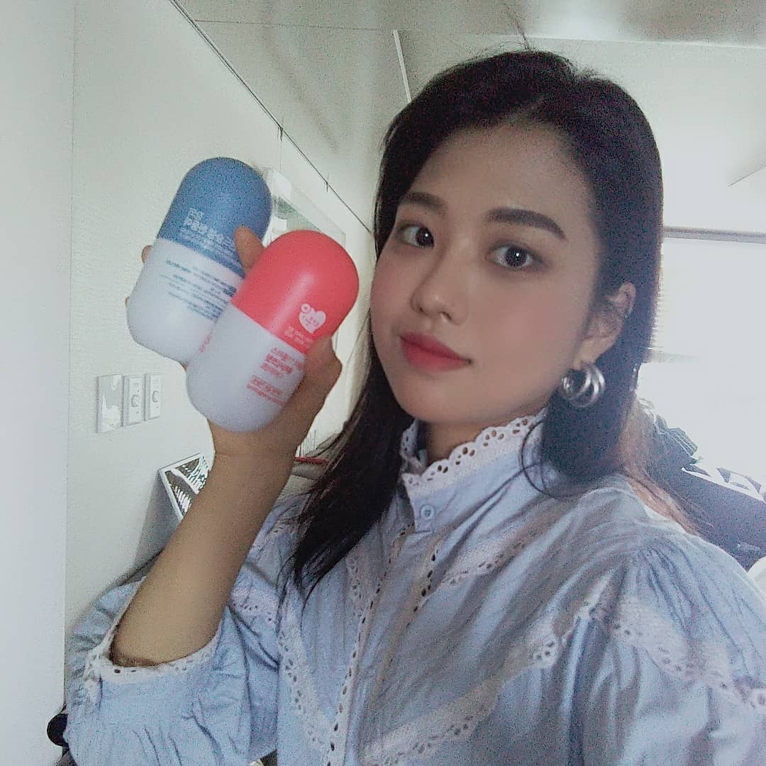 Lindsey Han on Instagram: “요즘 밖에를 안나가서 마땅히 올릴 피드도 없네요😅 #지알엔 다들 아시죠?  #지알엔다홍이 #지알엔천둥이  #다이어트보조제 로 유명한 지알엔  한번 먹어보았습니다. 체지방을 분해시켜주는 기능이 있어서 그런지 라인이 슬림해지는게 느껴져요!  다이어트…”