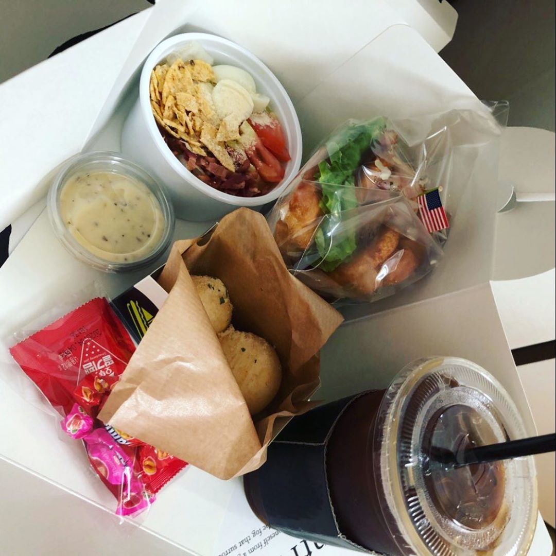 𝒅𝒆𝒘 on Instagram: “샌드럴파크.. 간단하게 먹고싶을때 시켜먹기 좋음 ! 배달도 빠르고 맛있음 :)
.
.
.
.
.
#샌드럴파크 #세계샌드위치 #샌드위치맛집 #강남샌드위치 #강남샌드위치맛집 #역삼샌드위치 #선릉샌드위치 #강남샌드위치배달 #샌드위치케이터링 #샌드위치배달”