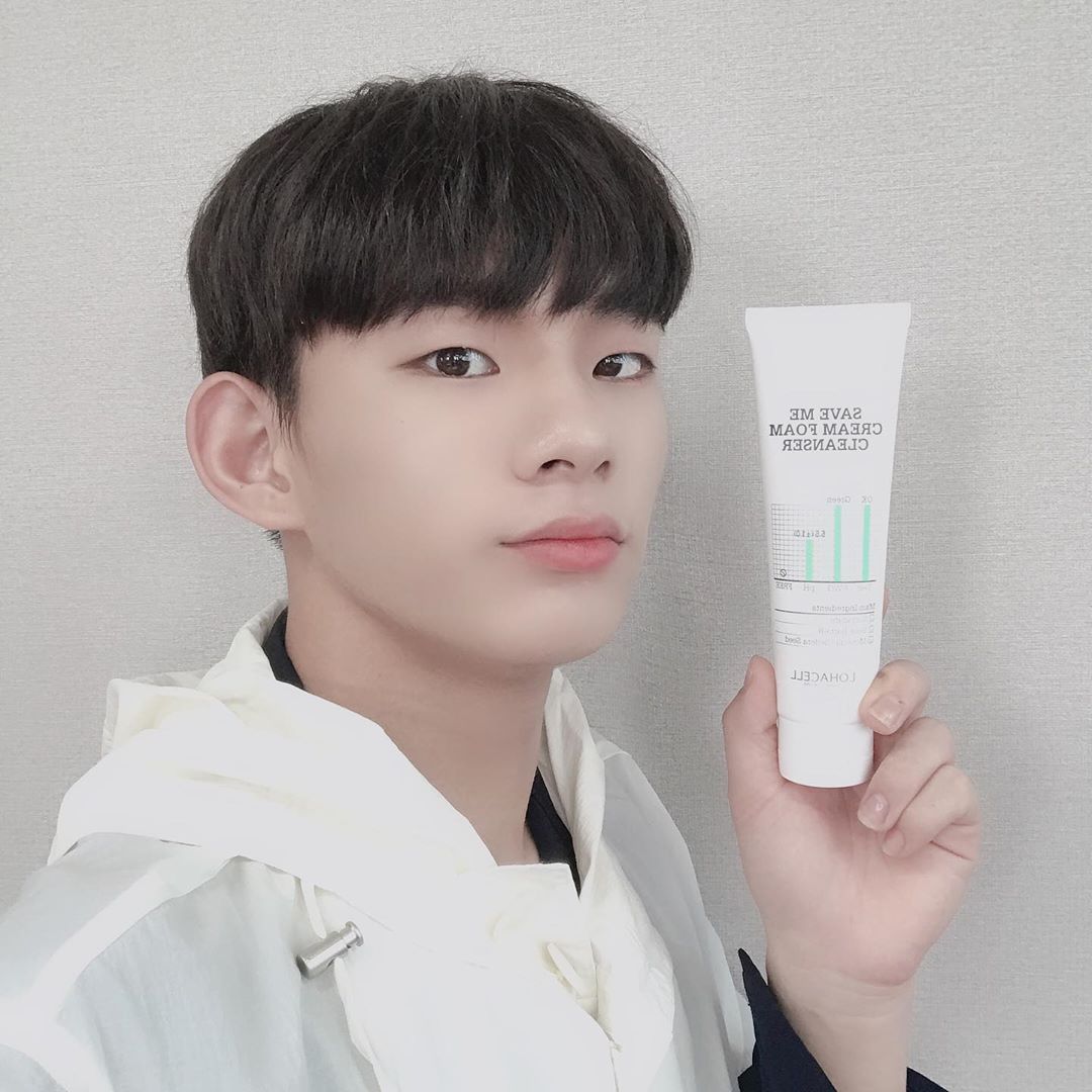 최은수 on Instagram: “💫로하셀 세이브미 폼클렌저💫. . . 도시환경으로부터 피부를 보호하기위해민들어진 민감성 라인 클렌저  미세먼지로 부터 피부를 방어하는 모링가 와 5가지 세라마이드 와 판테놀 히알루론산 등 피부를 위한 성분 을 사용하되  배제해야할것은 깔끔하게 배제한…”