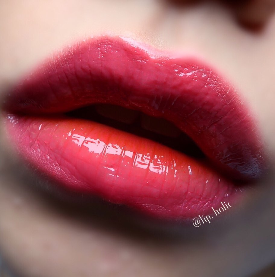 촉촉 VS 보송
어떤 립 스타일을 좋아하나요?

#립홀릭뷰 ˘ﻬ˘

조르지오 아르마니 립마그넷 302