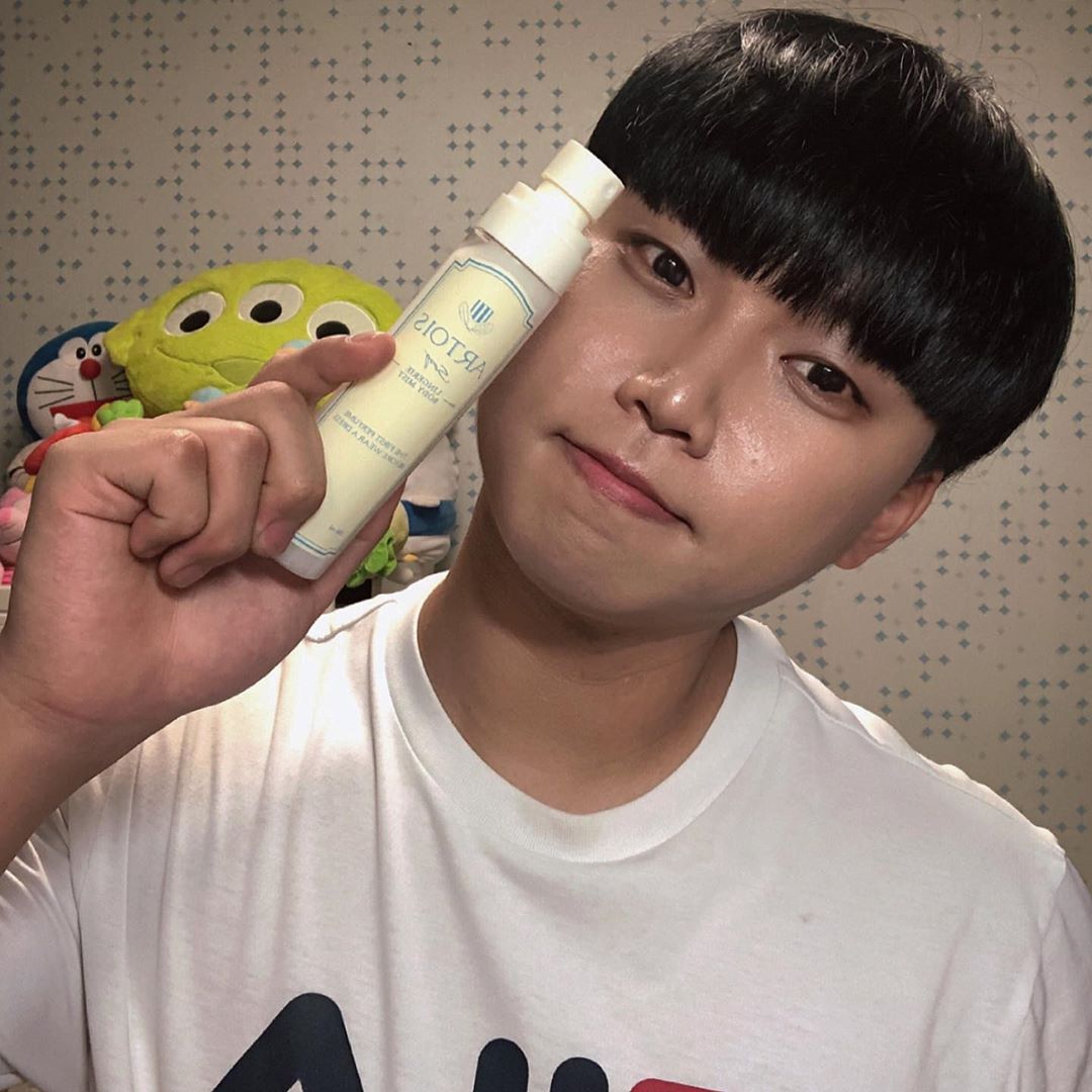 상진 (20) on Instagram: “BJ킹기훈이 추천하는 아르투아 란제리 바디미스트💦 착한성분과 모든연령대 사용 가능한 바디미스트 깨끗하고 시원한 비누향을 원하는사람한테 추천❗️ 송 비엔나 자르 외에 8가지향이나 - - - #천사연구소 #아르투아 #아르투아바디미스트 #바디미스트…”
