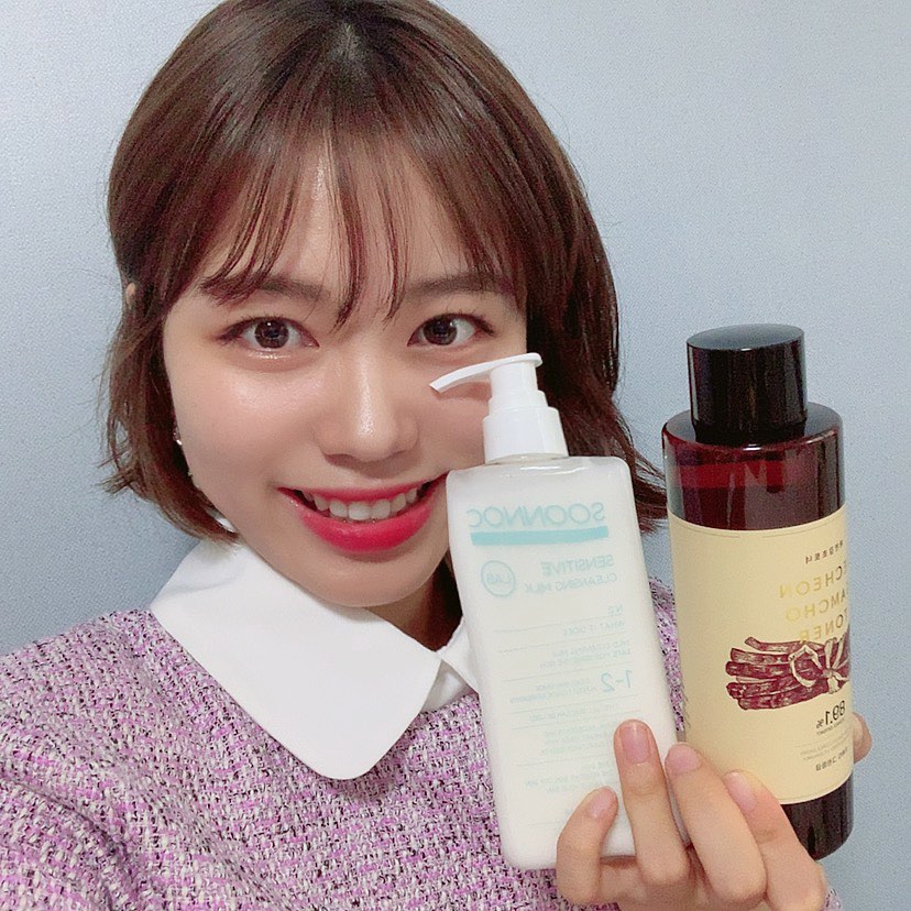 백혜진 on Instagram: “#센시티브클렌징밀크 요즘 약산성 제품 많아서 너무 좋당 ヾ(๑╹◡╹)ﾉ" 클렌징워터/오일/밤 다 써보구 클렌징밀크는 첨 써봤는데 이제까지 써 본 클렌징 제품 중에 제일 좋다ㅠㅠ♥️ (진짜 매우 진심) 오일은 너무 미끌거리구 워터는 화장솜이 귀찮구ㅜㅜ…”