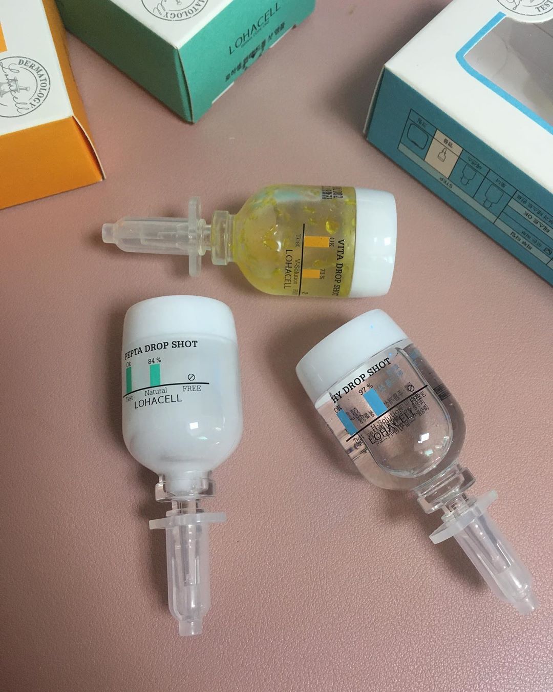 이혜인(준서🐻신) on Instagram: “로하셀 앰플 세가지버전 득템⭐️ - 로하셀 펩타 드롭샷 앰플은 피부 탄력에 도움이 될 수 있는 성장인자와 펩타이드, 콜라겐과 탄력향상에 도움을 주는 에버라스팅꽃과 피부진정, 피부 당김 현상을 완화시키는데 도움을 주는 월계수 잎 추출물이 함유되어…”