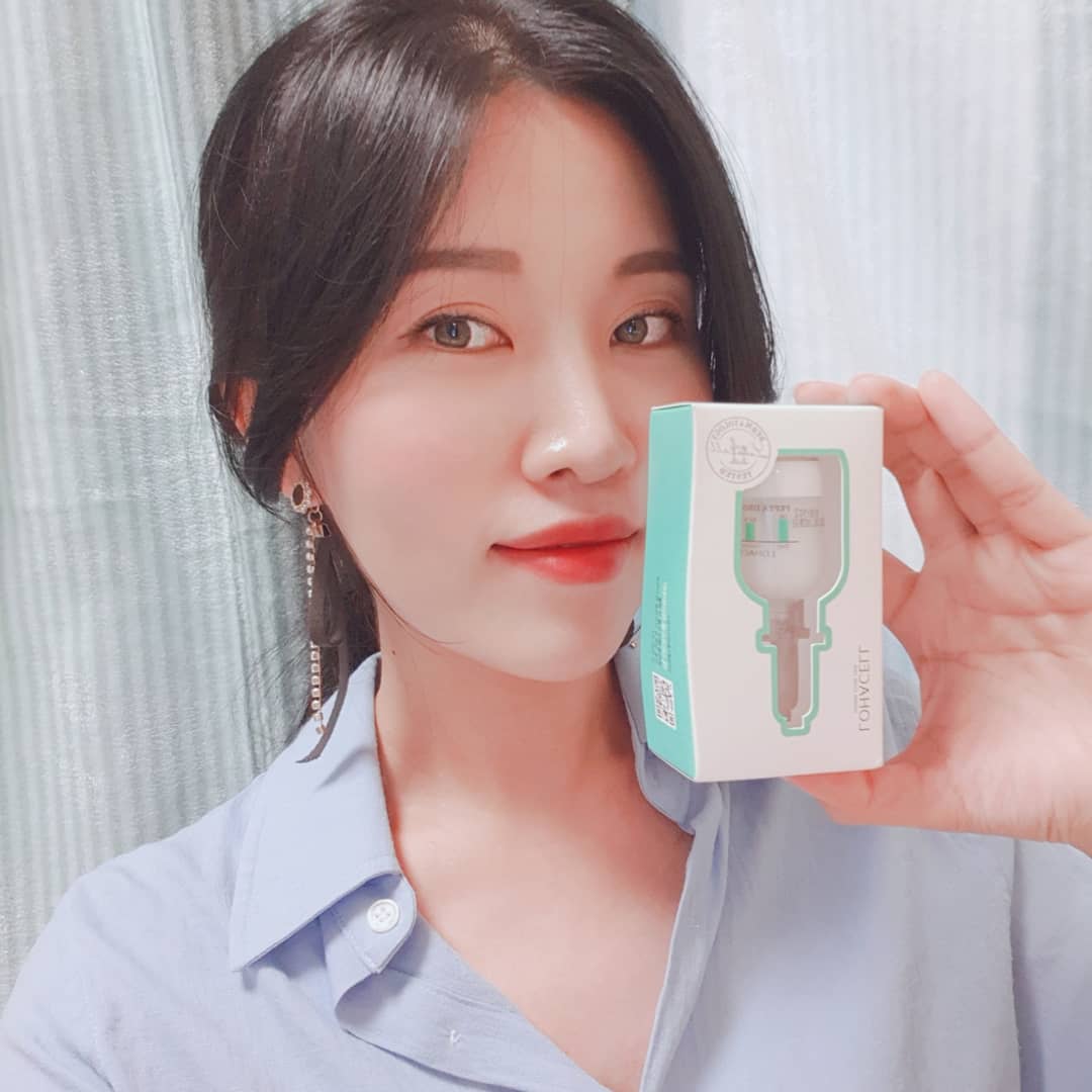 U.R on Instagram: “요즘 내 피부 지켜주는 #로하셀 3총사 ! #드롭샷앰플 그중에서도 오늘의 #홈케어 #탄력앰플 #👶🏻 ⠀ 👍🏻⠀EGF같은 성장인자 들어있는거 좋아하는데 #로하셀드롭샷앰플 은 성장인자가 5가지나 들어가있답 ⠀ 아침저녁으로 #스킨케어 해주면 탄탄하게…”