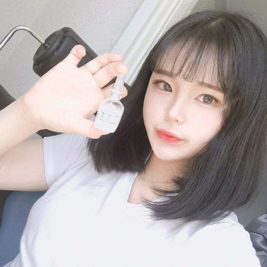 @z_mj_dl on Instagram: “요즘 사용하는 #로하셀펩타드롭샷앰플 
피부를 탱탱하고 탄력넘치게 
관리하고 싶다면 꼭 한번 
추천해주고 싶은 앰플❗️”