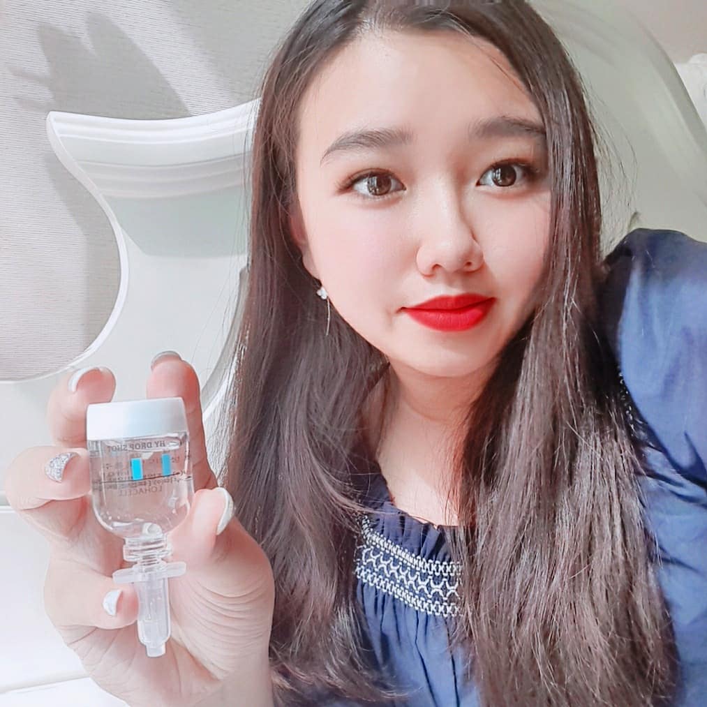 이수진 on Instagram: “로하셀 하이드롭샷 앰플 건성피부와 각질피부에 필요한 수분 앰플 초저분자/고분자 히알루론산 배합으로 집중 수분 케어 건조한 피부를 촉촉하게! 4가지 종류 세트별로 다 사는 재미까지~  #로하셀 #lohacell #로하셀하이드롭샷앰플 #하이드롭샷앰플…”