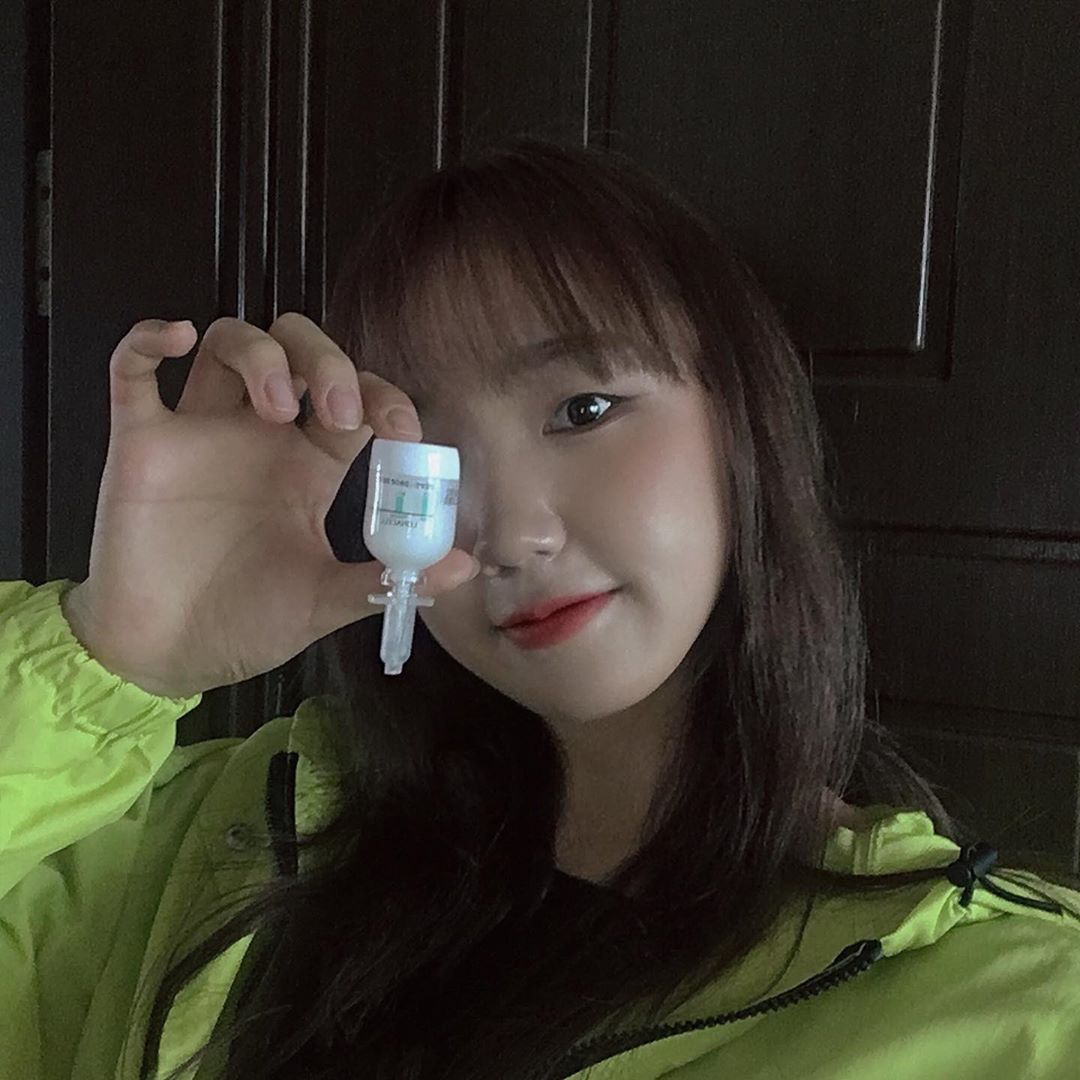 리루룐 #나는야블로거 on Instagram: “➡️ 로하셀 펩타 드롭샷 앰플 . ▪️펩타겐으로 피부 탄력높이기! 🙌 ▪️앰플로 간단히 홈케어하기 💁‍♀️ ▪️안끈적한 텍스쳐 + 자연의 향,,,🌿 . #로하셀 #lohacell #로하셀드롭샷앰플 #펩타드롭샷앰플 #드롭샷앰플 #로하셀앰플 #탄력앰플…”
