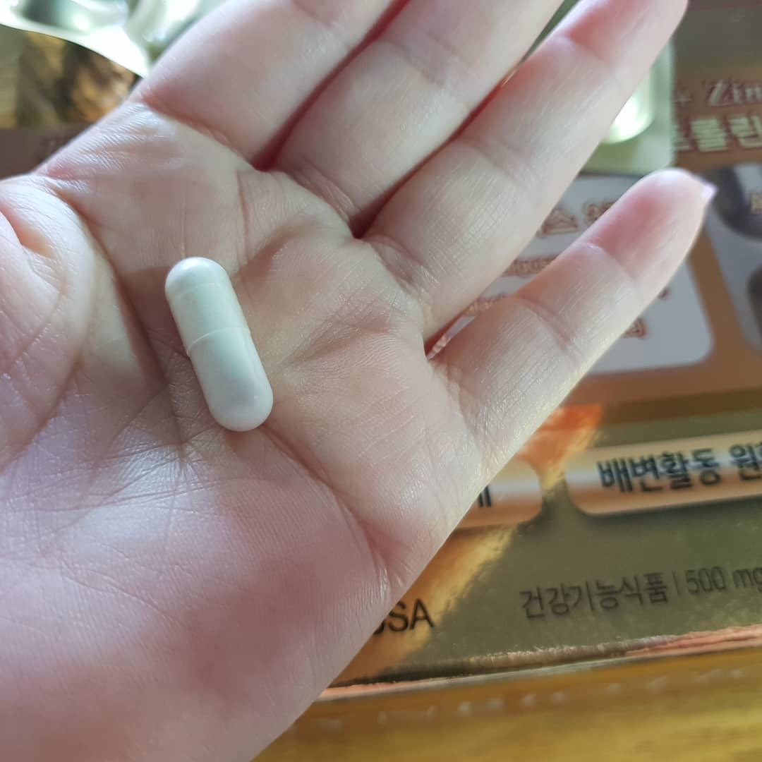아침 아이들 픽업하고 사무실 도착~~
오늘 하루도 빡쎈 하루가 예상되어지기에
활기찬 하루 시작하기전에 유산균 한알(요즘 이거땜시 속이 편하다는) 프리와 프로가 그리고 아연과 프롤린까정 그리고 먹는 콜라겐(탱탱해지려나?) 동리화 한병 원샷하고 컴 앞에 앉아봅니다. ♡♡오늘 하루도 홧팅입니다. ^^