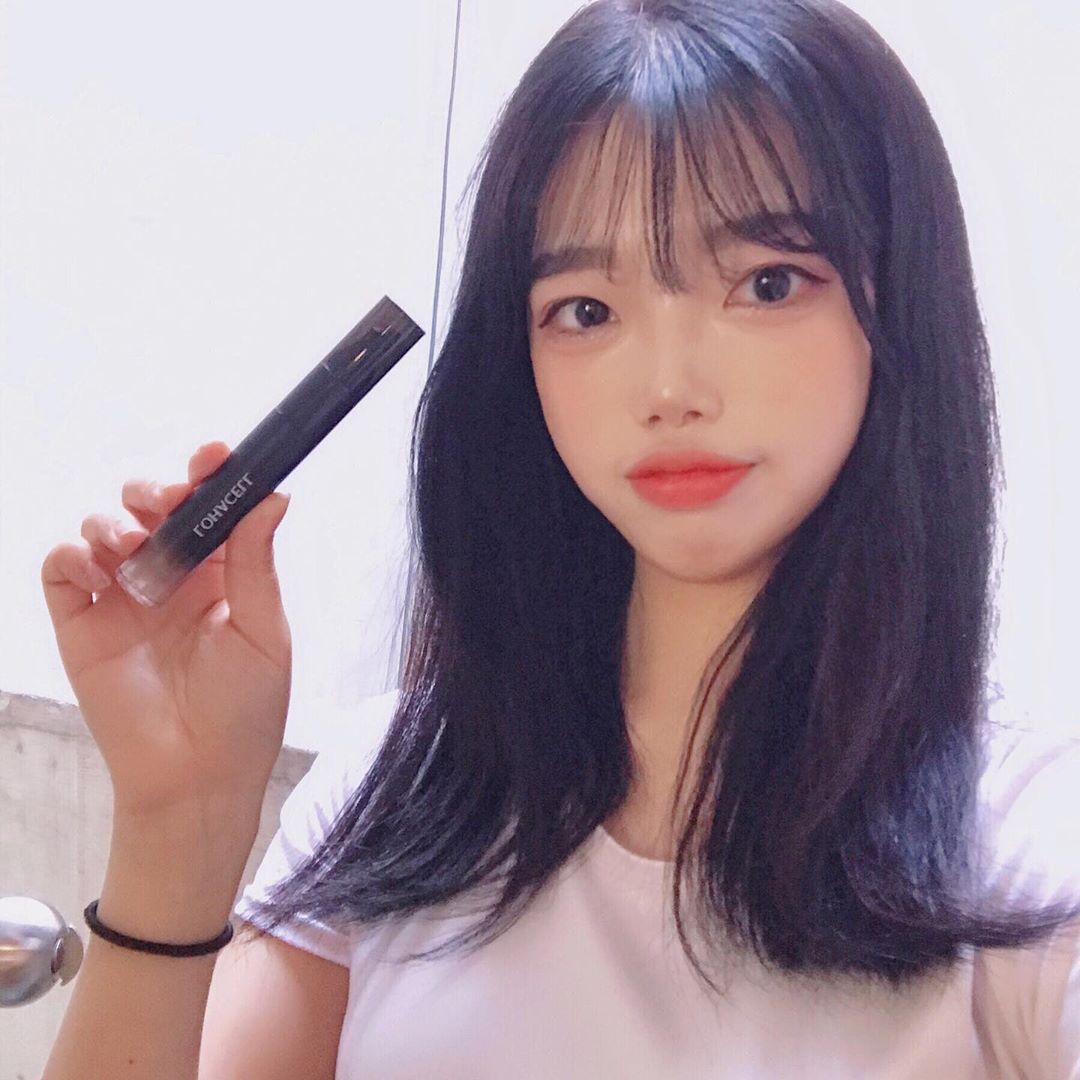다정 on Instagram: “로하셀 리얼피팅컨실러 🤭트러블커버전용 컨실러 😶칼라시카함유 - 피부진정 , 보호 😬48시간 메이크업 지속력 테스트 완료 😁트러블 + 홍조 모공 다크서클 커버 😍화장 빠르고 간단히 하고싶은날 이 컨실러만 써도 커버잘되용  #팔로워 #맞팔 #선팔하면맞팔…”