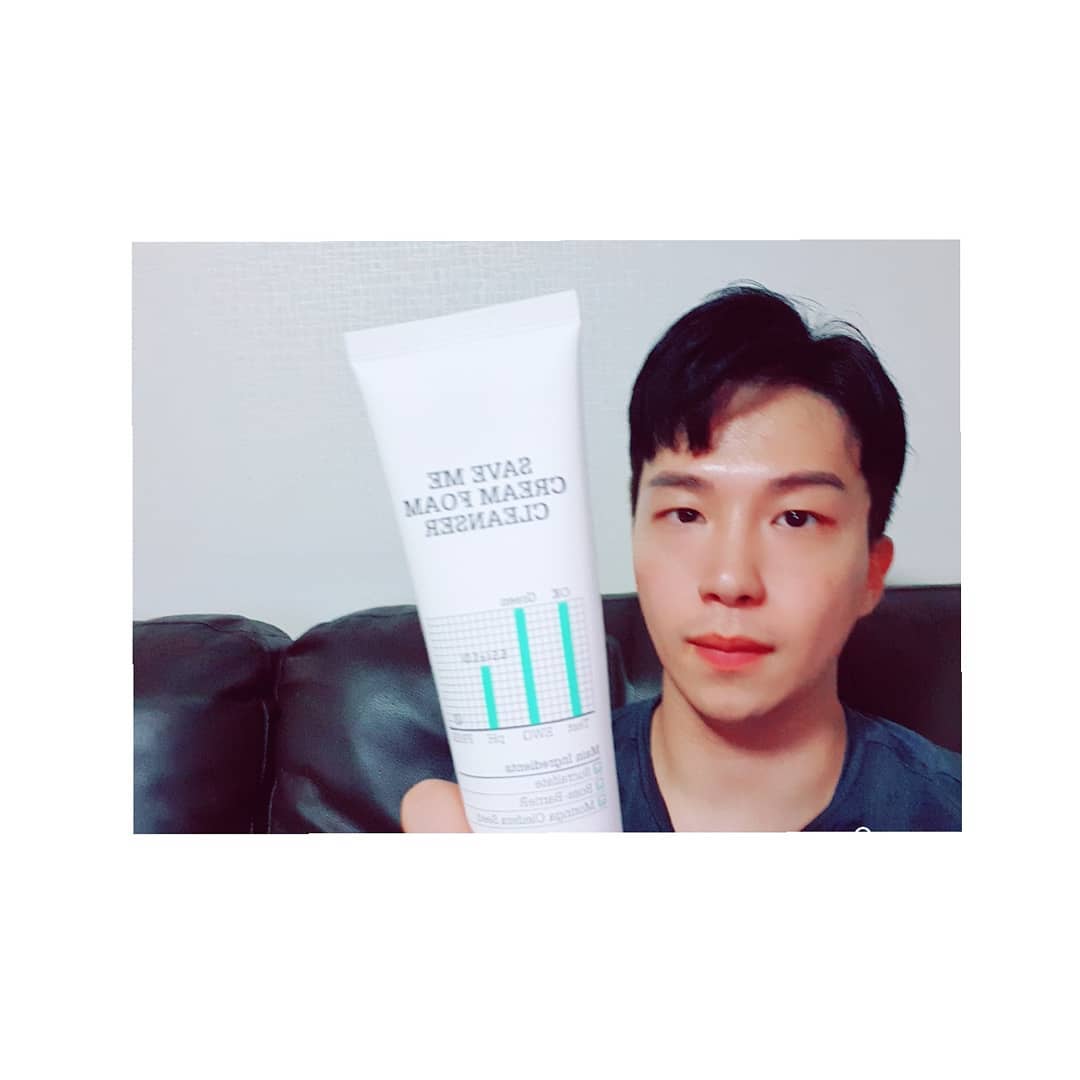 이동헌 on Instagram: “로하셀 세이브미 크림 폼 클렌저👍👍 나처럼 예민한 피부에 좋은 약산성 폼클렌저!! 거품을 내기 전/후 모두 쫀쫀한 제형이라 피부의 자극도 많이 없고 미세먼지를 포함해 피부 노폐물을 흡착하여 건강한 피부를 만들 수 있는 폼클렌저!! . 요즘 야외에서…”