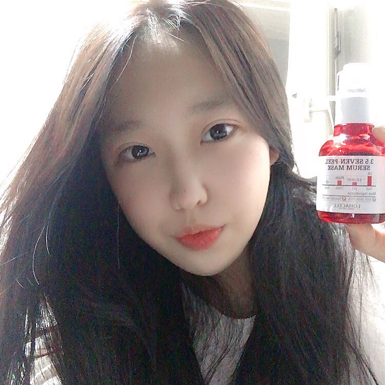 가영 on Instagram: “미세먼지로 얼굴에 싸여있는 먼지 필링으로  없애버리기에 딱 좋은 필링동시에 수분 공급이되서 사용후에도 전혀 건조함 없었당 피부 보들 보들 해진 느낌 !! 쌍욕세럼이라고도 많이불린다고 ㅋㅋㅋㅌㅋㅋㅋ
로하셀 3.5 세븐필마스크”