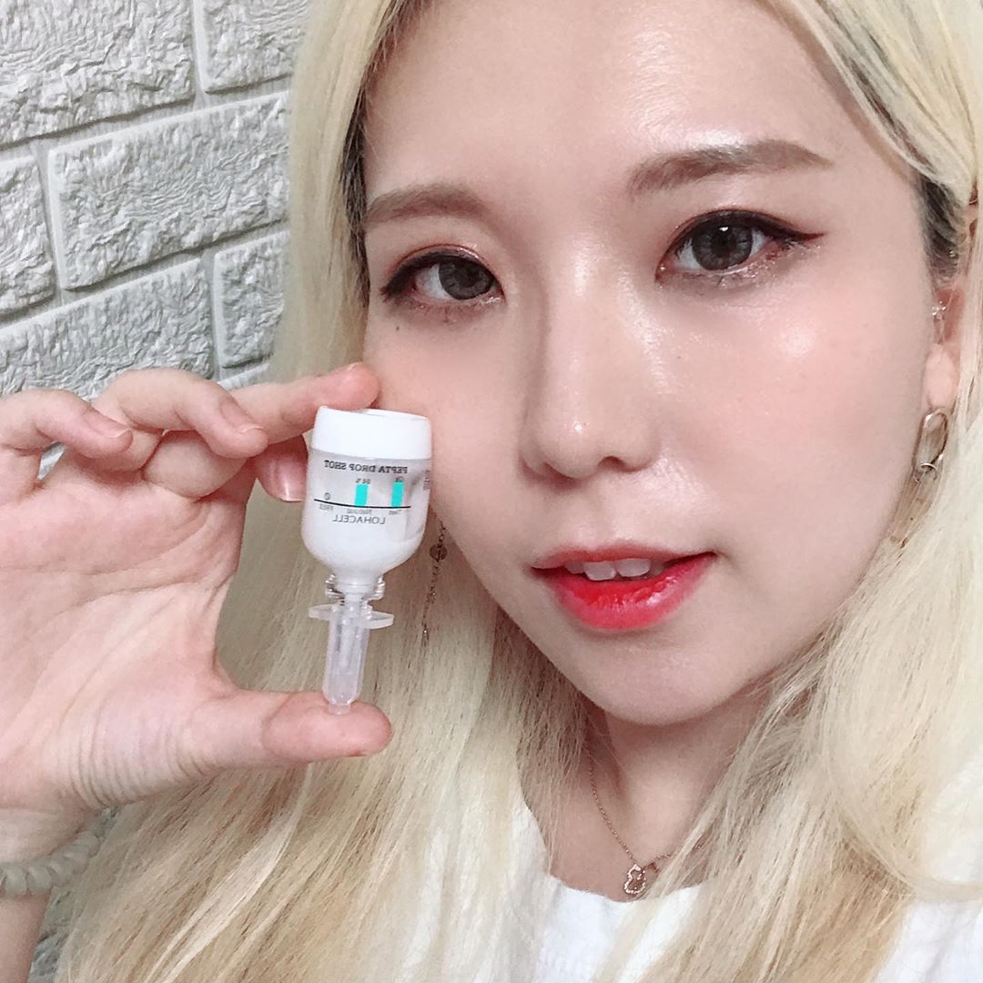 희 on Instagram: “로하셀 펩타 드롭샷 앰플  펩타이드와 콜라겐 성분으로 탄력있는 피부로☝🏻 순한 느낌으로 잘 쓰고 있는 중!  #로하셀 #lohacell #로하셀드롭샷앰플 #펩타드롭샷앰플 #드롭샷앰플 #로하셀앰플 #탄력앰플 #스킨케어 #홈케어 #앰플 #앰플추천 #미백…”