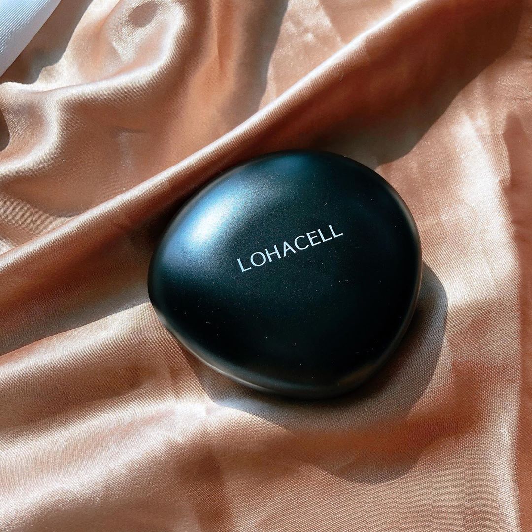💄My makeup MY Life 💎 on Instagram: “(7.8/10) This Pebble Shape Cushion Totally Got my Mind! 🗿🌰 - I liked color (not makes me pale. i picked 23 natural beige color) - The…”