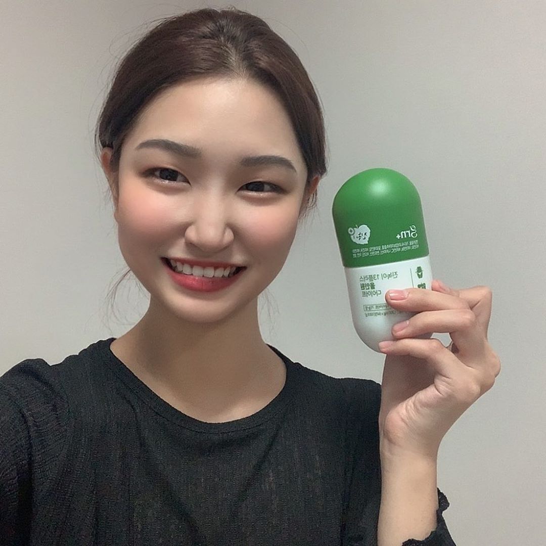 지수 on Instagram: “✨grn 진녹이✨  진녹이는 하루에 3번 2알씩!!👻 밥,빵,면,떡 절대 못잃는데 진녹이 먹으면 절대 가능😝 체지방감소, 장기능 활성화, 비타민A,B,C, 아연까지 가득가득 채워서 절대 건강할 수 밖에 없고 간편해서 너무 좋아➰❤️❤️ . . . .…”