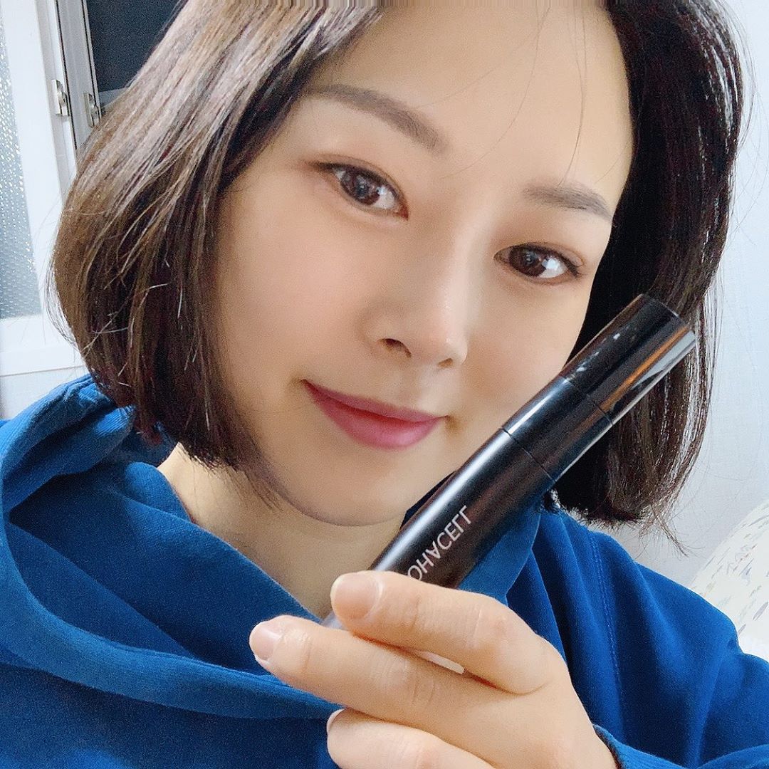 🐶💄🍟💕 on Instagram: “다가려줌👀 #로하셀 #lohacell”