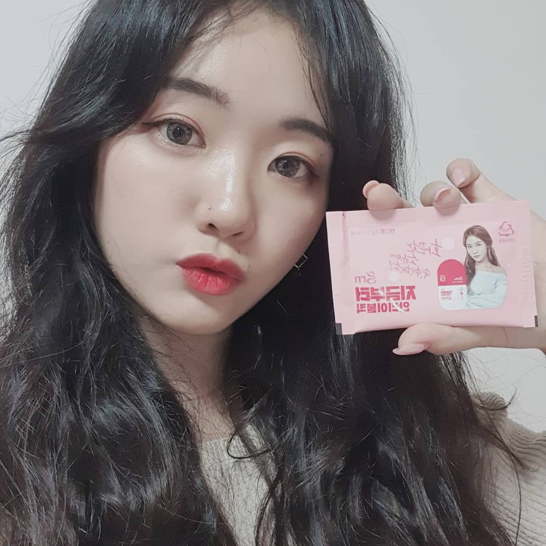 욜로라이프 중인 뽐블리 on Instagram: “요즘 날도 싸해지면서 술자리에 많이 나가서 숙취해소도 해야하는 시간이 너무 적은데 이거 먹고 다음날 속이 너무 괜찮더라구요❣ 유명한 GRN제품이라서 안심하고 믿고 먹을 수도 있다는 점이 너무 좋네요🥰🥰 GRN 안티이불킥은 요구르트 맛 사탕 형태로…”