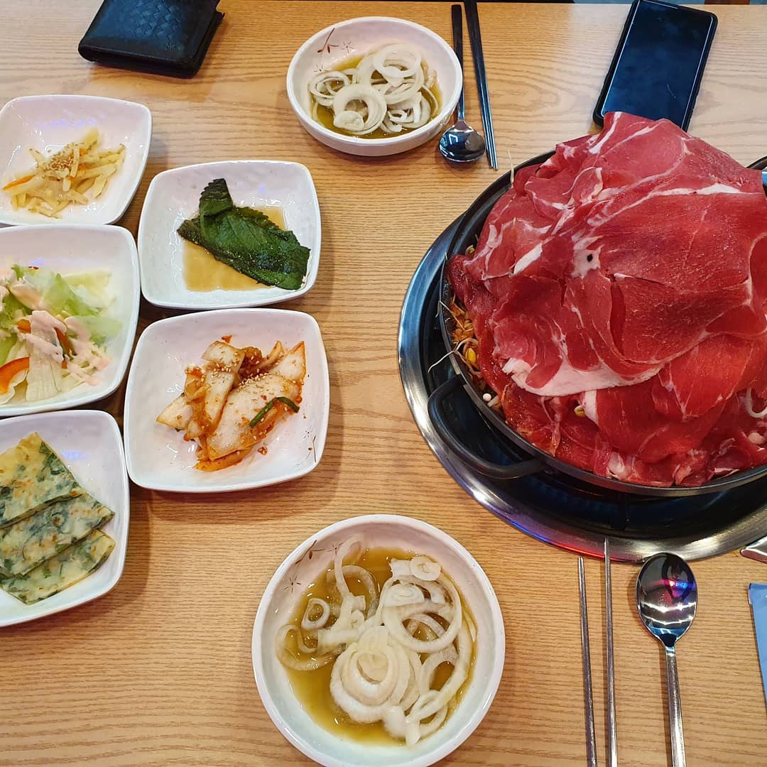 #전주물갈비 #화산물갈비 #산더미물갈비 #중화산동맛집 #전북 #전주 #개어멍 #전주맛집 #맛집투어 #물갈비

오늘은  쌀쌀해진 날씨에  전주 맛집투어~
물갈비편!!! 중화산동 화산 물갈비집으로 
오늘도  맛집 탐방 가즈아 >ㅅ<