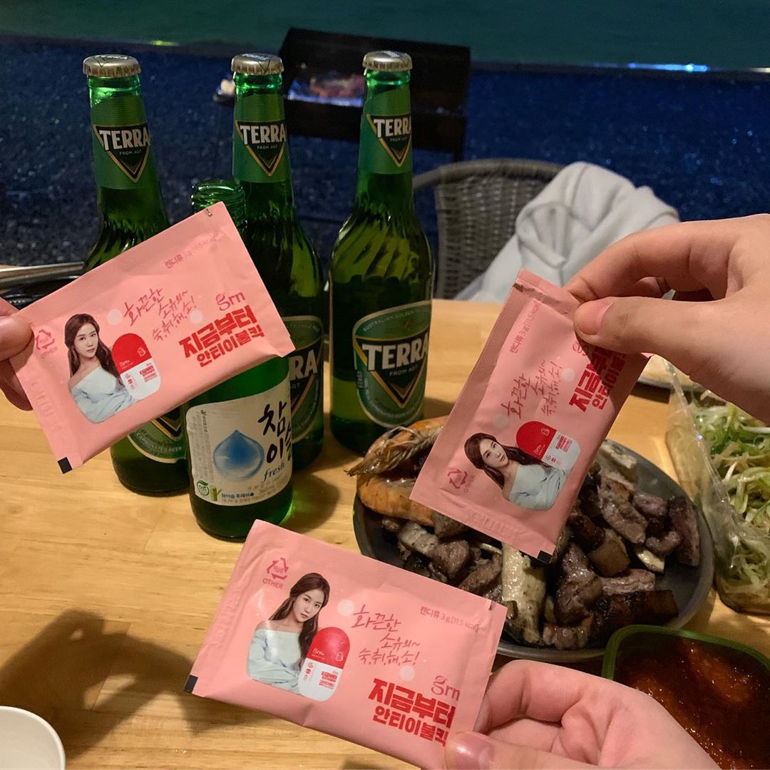 도윤맘 on Instagram: “술먹을때필수품🍻
술먹기전이나먹은후에간편하게씹어서먹기˃̵ᴗ˂̵
거부감없는요쿠르트맛!❥”