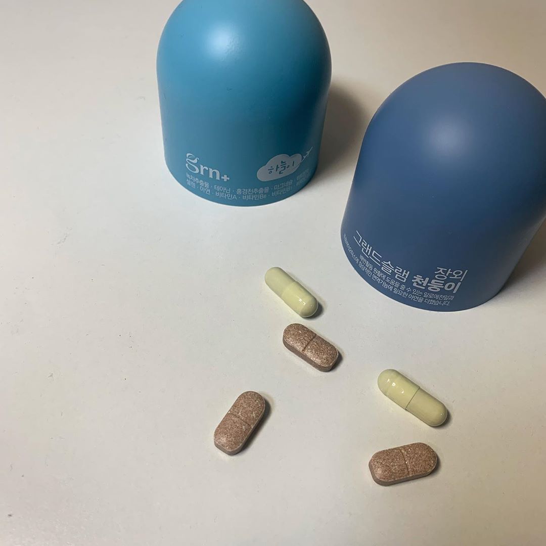 @sosome___ on Instagram: “다이어트할때 먹어본 유명템! 바쁜 일상속 다이어트 하기 힘들때 찾게되는 나의 고향 GRN ^^ 최근 친구랑 천둥이 하늘이 먹고난 뒤로  메신저에 응가 이야기로 가득한데요~  먹은지 1주때는 천둥이는 정말 바로 효과 있어요  배변활동이 아주아주…”