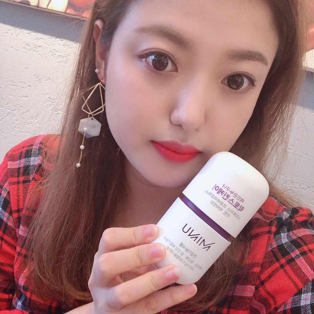 이슈이 on Instagram: “✔️락토스킨케어💁‍♀️💁‍♀️💁‍♀️🙆🏻‍♀️ . . . . . . . 하루에2번 저는 아침,저녁으로 1알씩 섭취한답니다!! 기능🔜 미누 락토스킨케어 제품은 피부건강과 항산화에 도움을 줄 수 있는 스피루리나와 배변활동에 도움을 줄 수 있는…”