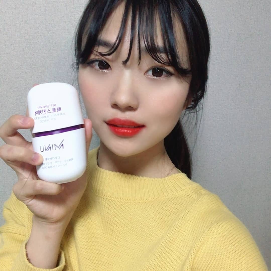 Hwang Hae In(황혜인) on Instagram: “요즘 환절기라 피부도 예민해지고 여드름도 많이 났는데 미누락토스킨케어 챙겨먹으니깐 원래 피부로 점점돌아가더라구요💜 피부관리에 최고☺ . . . . . . . #미누 #minu #미누락토스킨케어 #락토스킨케어 #minu락토스킨케어 #스피루리나…”