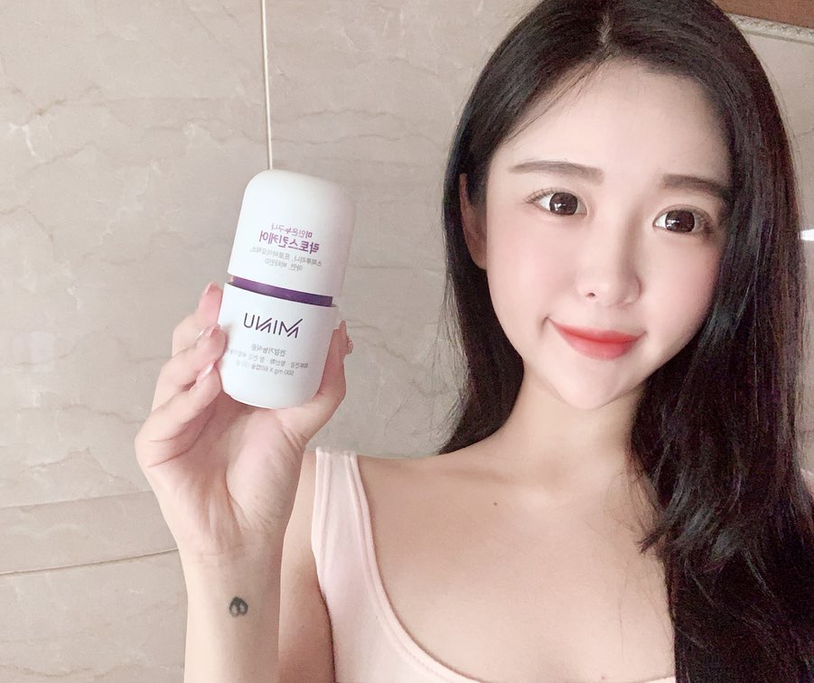 @lym.e_ on Instagram: “미누 락토스킨케어 제품은 피부건강과 항산화에 도움을 줄 수 있는 스피루리나와 배변활동에 도움을 줄 수 있는 신바이오틱스가 포함되어 피부건강과 장 건강을 한번에 잡을 수 있는 제품이에용 👍🏻❤️ 락토스킨케어 제품은 캡슐 형태이기 때문에 충분한 물과…”