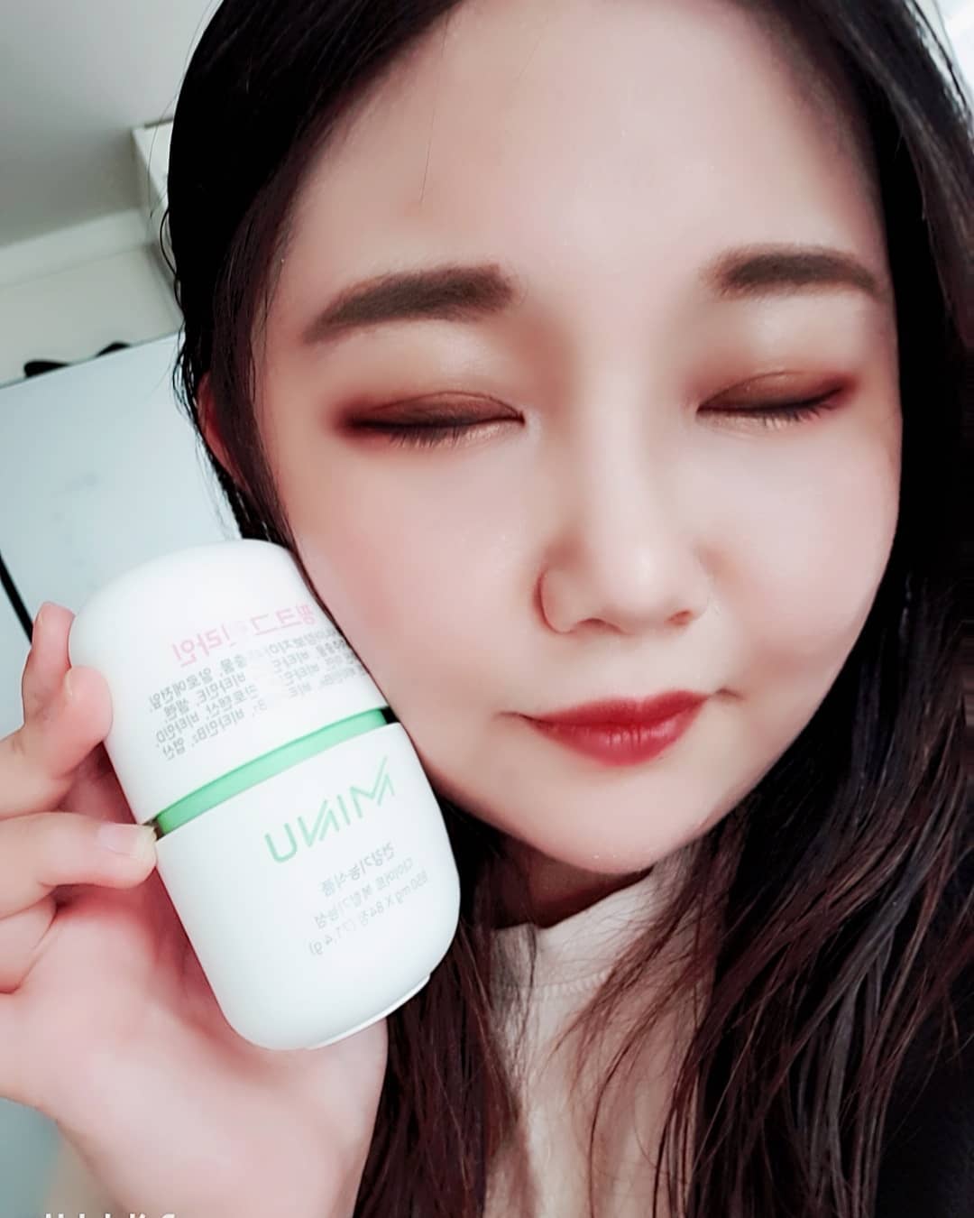 수빈 on Instagram: “미누 핑크그린라인! 둘째낳고 다이어트시급한나에게 딱맞는제품이였다 전에 다른보조제는 안맞아서 먹고 토하고난리였는데 미누 핑크그린라인은 그런거1도없었고 역한냄새도없어 먹기편했다😆 야식매일먹는수준인데 일주일먹어본결과 몸무게가안늘고 2키로빠진거에서…”