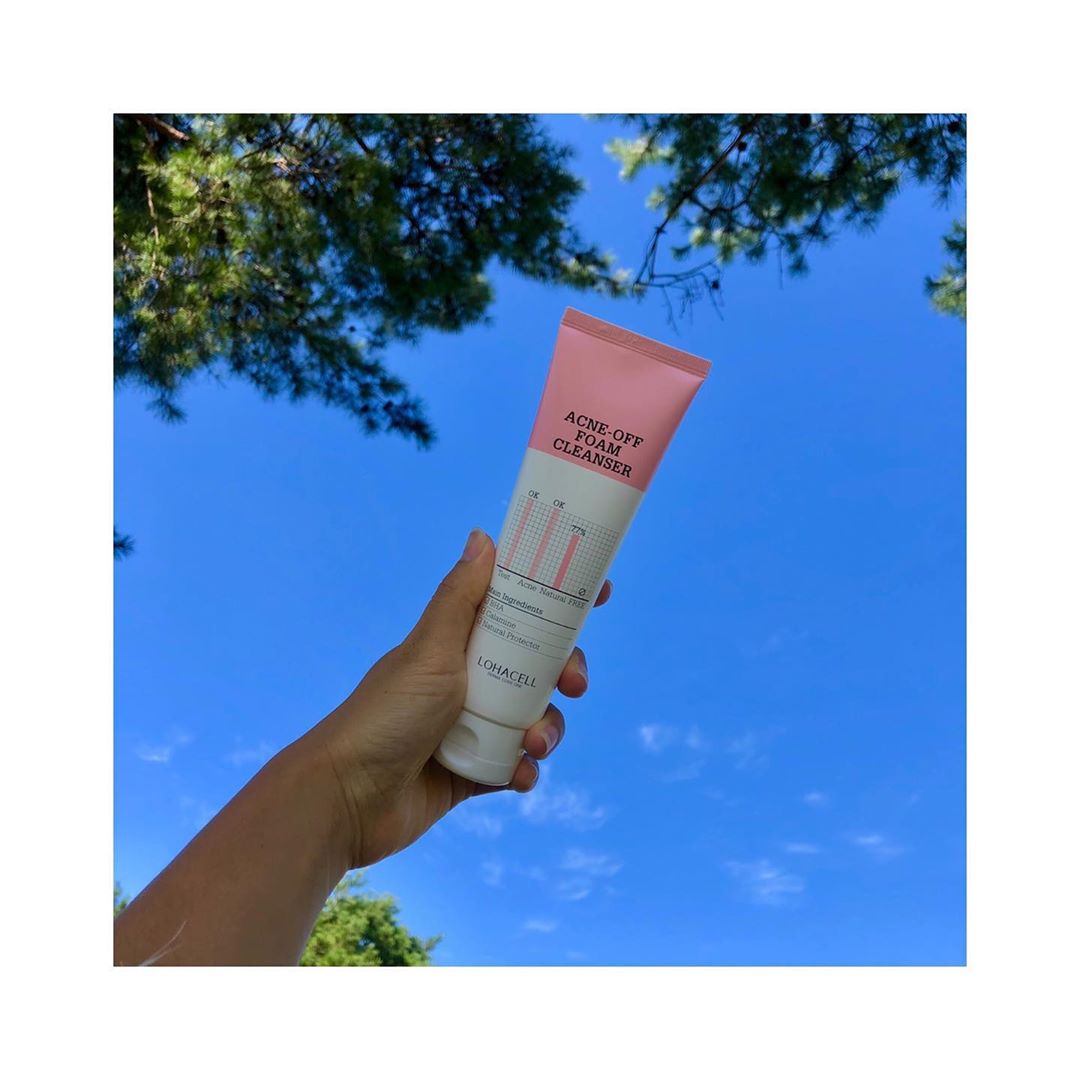 sᴜᴊɪɴ 👑 on Instagram: “진짜 핑크핑크한 폼클렌저💓 근데 진짜 폼클렌저 색도 핑쿠핑쿠임 근데 거기다가 쫀쫀하고 거품도 잘 나고 쫀득쫀득한게 노폐물 쫙 잘 붙어서 깨끗하게 씻어짐〰️〰️🤘🏻 #로하셀 #lohacell #로하셀아크네오프폼클렌저 #아크네오프폼클렌저 #로하셀폼클렌징…”