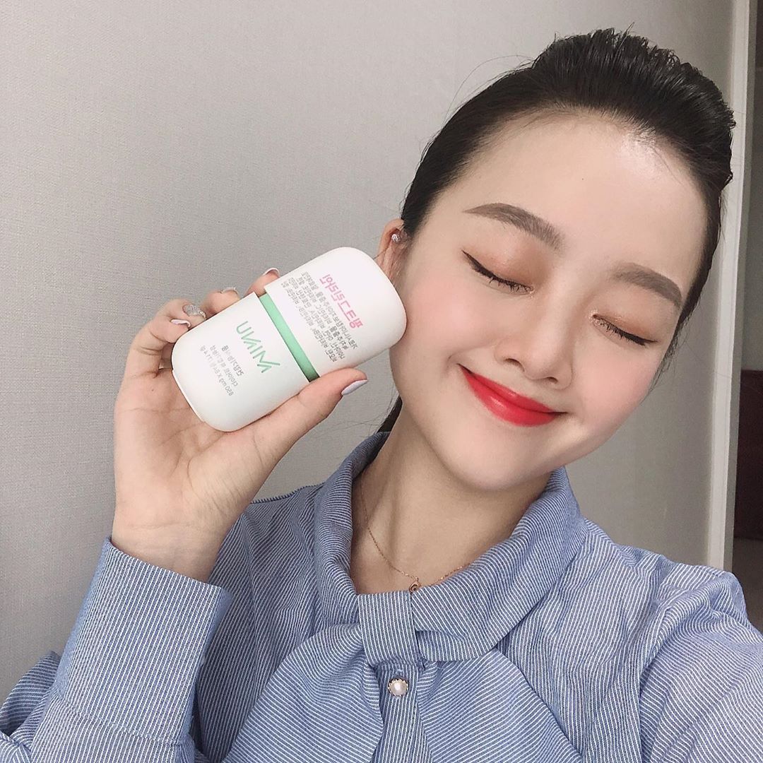 정은 on Instagram: “쫌만 움직여도 살이 쪽 쪽 빠지는 꿀 탬 ❤️ 덕분에 마음껏 다 먹구 다닌다 😭 마라탕 먹고 치킨 까지 푸파 ! 운동은 하루에 30분 정도 맨날 하고 있어요 !! 알약도 별로 크지도 않아서 먹기도 쉬워요 ㅎㅎ . . .  #미누반반이 #반반이 #미누…”