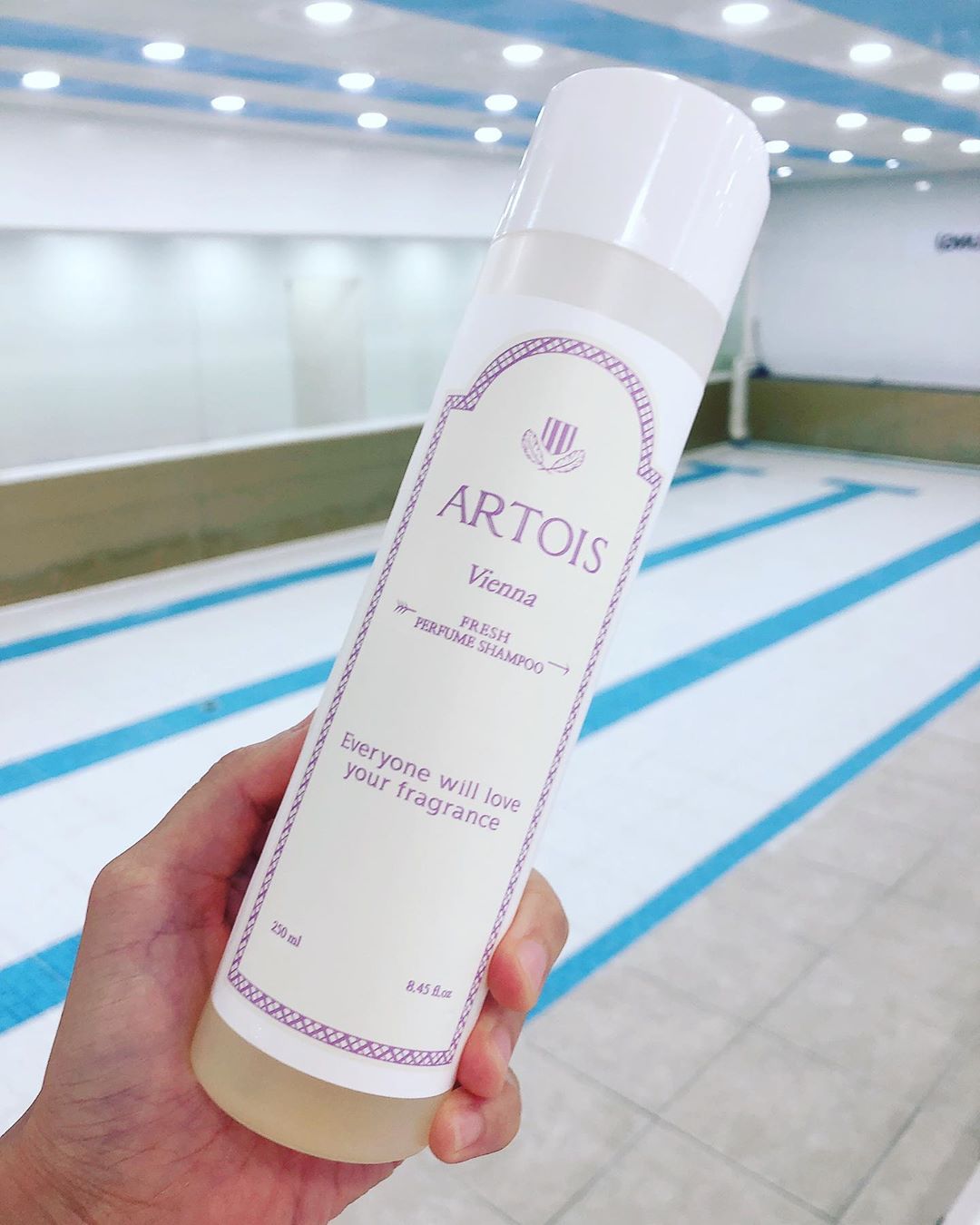 려은😙 on Instagram: “_ 향수샴푸! 이것저것 많이 써봤는데 확실히 신경써서 만든 샴푸는 티가 난다~#천사연구소  처음에 쓸때는 베이비파우더향인데 머리 헹구고 말리고나면,  파우더향+비누향 처럼 은은하게 난다. 향에 상당히 민감한 편인데 정말~~~향이 좋다💕 그리고…”