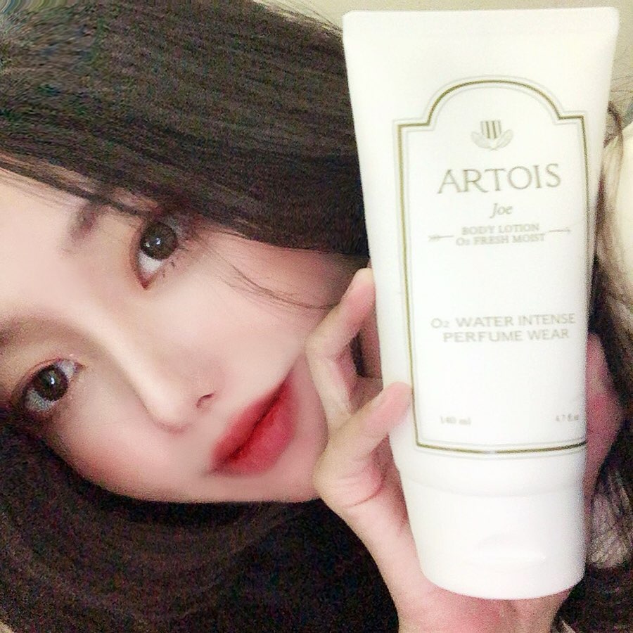 민희 on Instagram: “향👍🏻미니용기에 갖고 다니면서 핸드크림으로 바르는것두 츄천💙 #천사연구소 #아르투아 #아르투아바디로션 #추천 #바르는향수 #송강바디로션 #여행필수템 #artois #바디로션추천 #바디워시 #향수바디로션 #로션추천  #첫줄 #좋반 #셀피 #맞팔선팔환영”