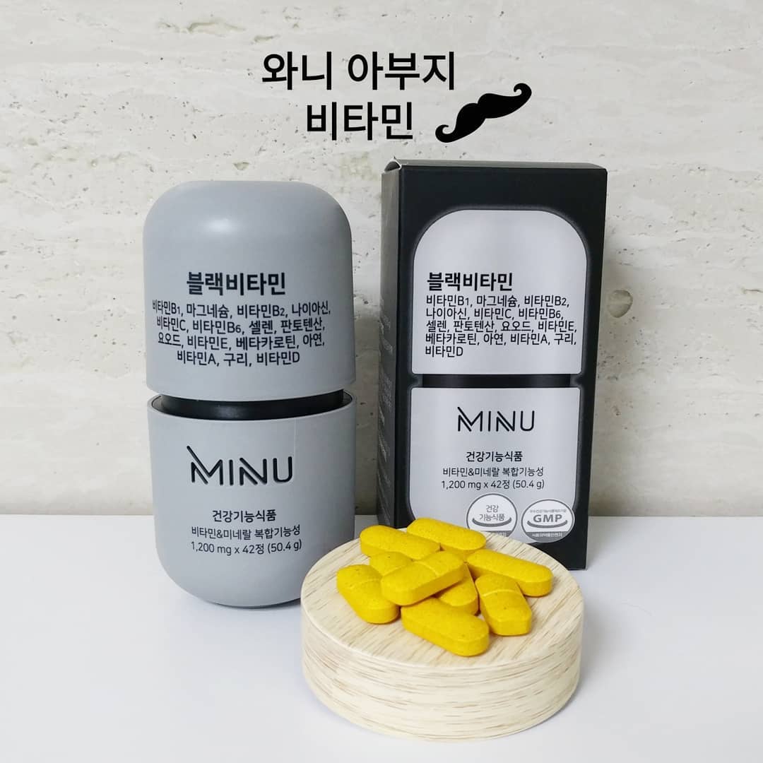 육아그램 부산맘 맘스타그램 아기스타그램 육아소통 on Instagram: “비타민15종/미네랄16종의 부원료 와니아부지 비타민이에욤😎  #미누블랙비타민  잠을 자도 자도 피로함을 호소하는 현대인들을 위한 피로개선에 좋은 비타민B도 함유되어 있는  남성들을 위한 멀티비타민 제품 이에용💙  #남편건강#남자비타민#남성비타민…”