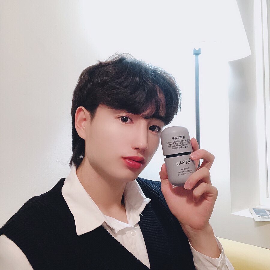 찌니💫 on Instagram: “가을 겨울 감기걸리고 환절기인 지금 추운겨율 앞두고 면역력이 약해지면 감기걸려서 고생하시는데 하루 한번으로 모든 비타민을 다 충전 시켜줄 우리 미누식품에 신제품 블랙비타민은 하루2알로 15가지 비타민과 미네랄16종의 부원료를 챙겨줄 미누에…”