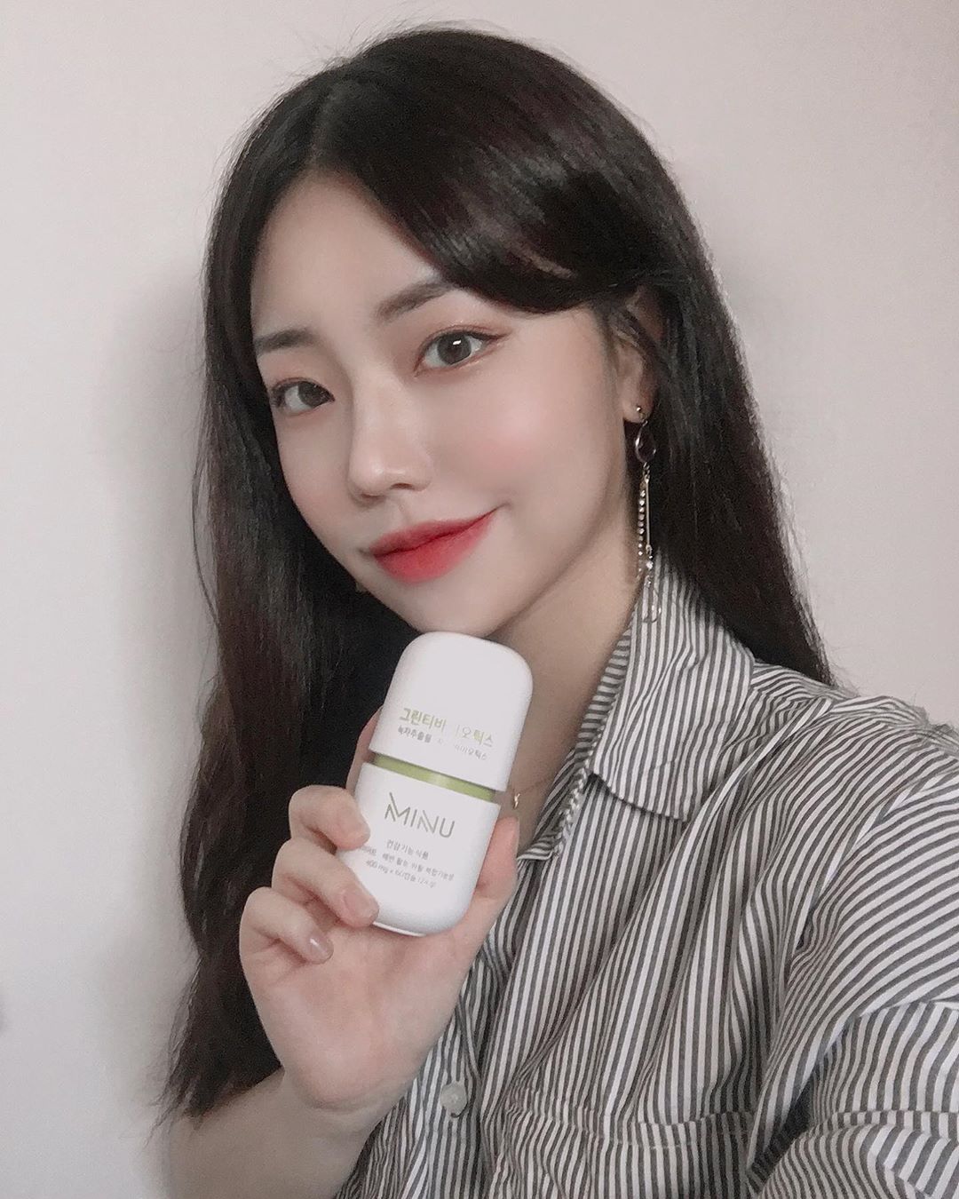 힂니 on Instagram: “건강한 다이어트를 위한 유산균과 녹차 카테킨이 함유된 미누 그린티 바이오틱스🌱 하루 한 번 두 알로 간편하게 섭취하세용 :) #미누 #minu #미누다이어트 #미누그린티바이오틱스 #그린티바이오틱스 #미누녹차유산균 #미누유산균 #미누유산균다이어트…”