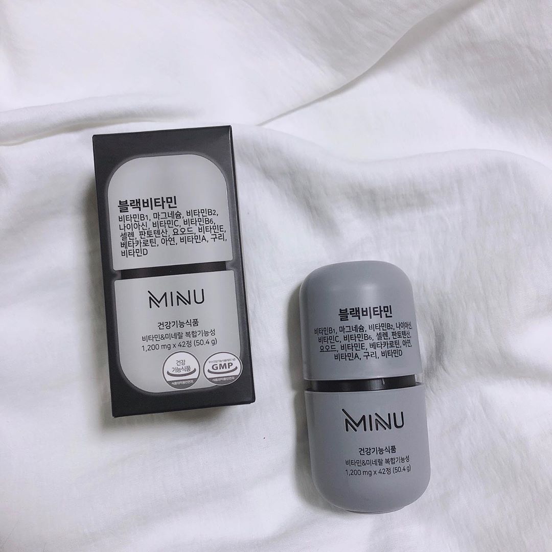 @he_suuuuu on Instagram: “잠을 자도 자도 피로함을 호소하는 남자친구를 위해 멀티비타민 선물을 해줬는데 피로개선에 좋은 비타민B을 포함한 15종의 비타민과 미네랄 그리고 16종의 부원료가 함유되어 있으며 하루 2정으로 자주 안챙겨 먹어도 되니 좋다고 해용! ⠀ #미누…”