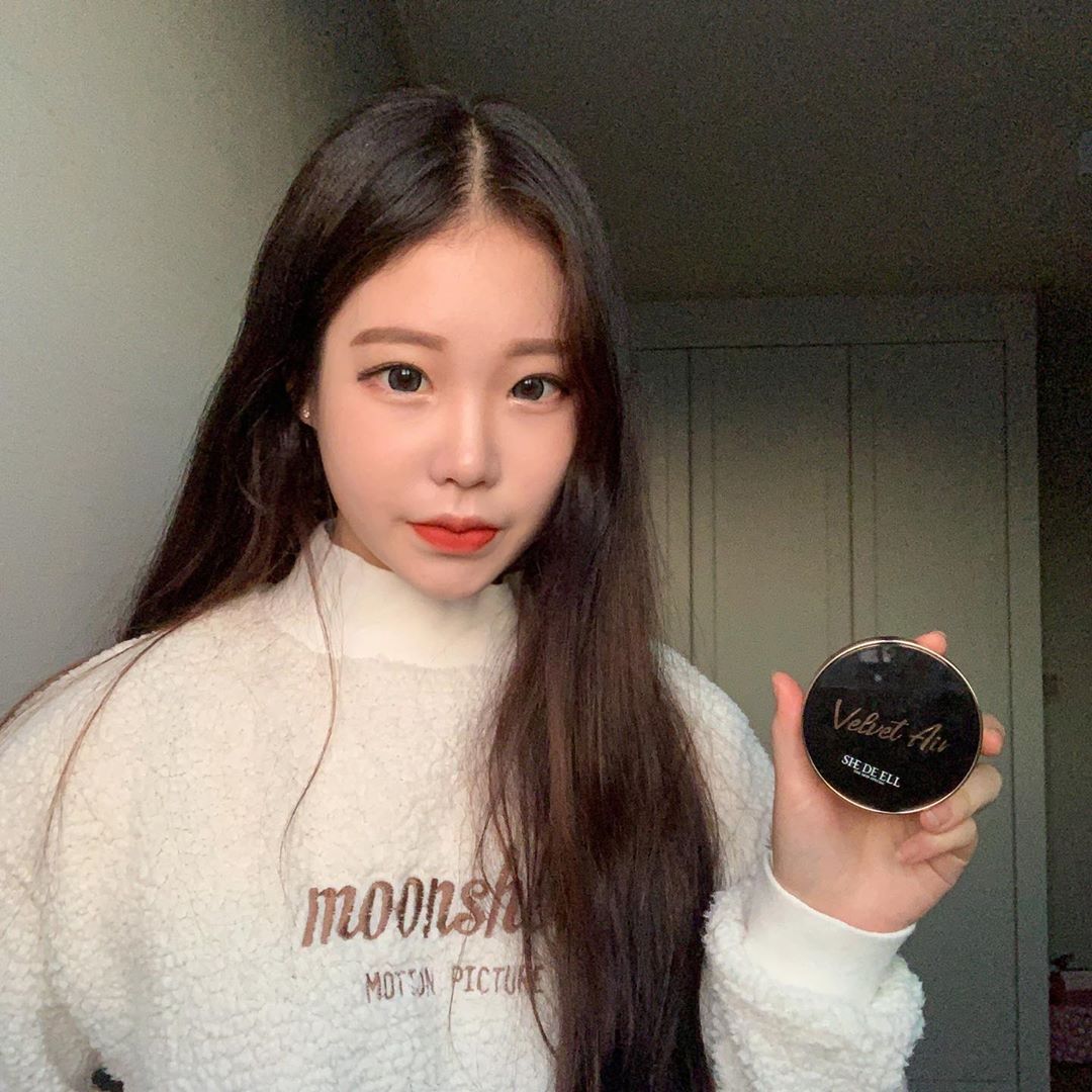 ⚜️LeeJW⚜️ on Instagram: “⚜️쉬드엘 벨벳 에어 에이블 쿠션⚜️…”
