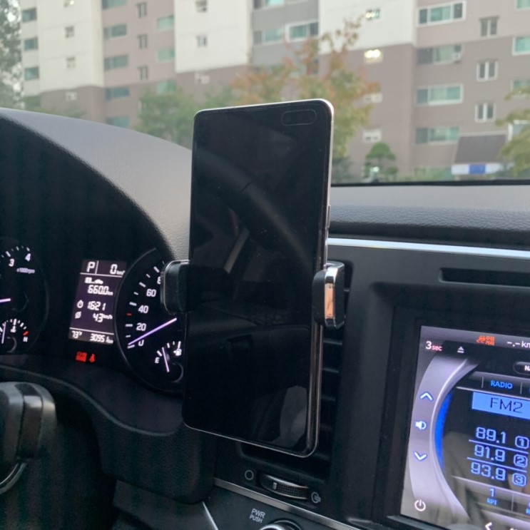 드라이버 필수템 차량용 핸드폰거치대 : 대쉬크랩 아머