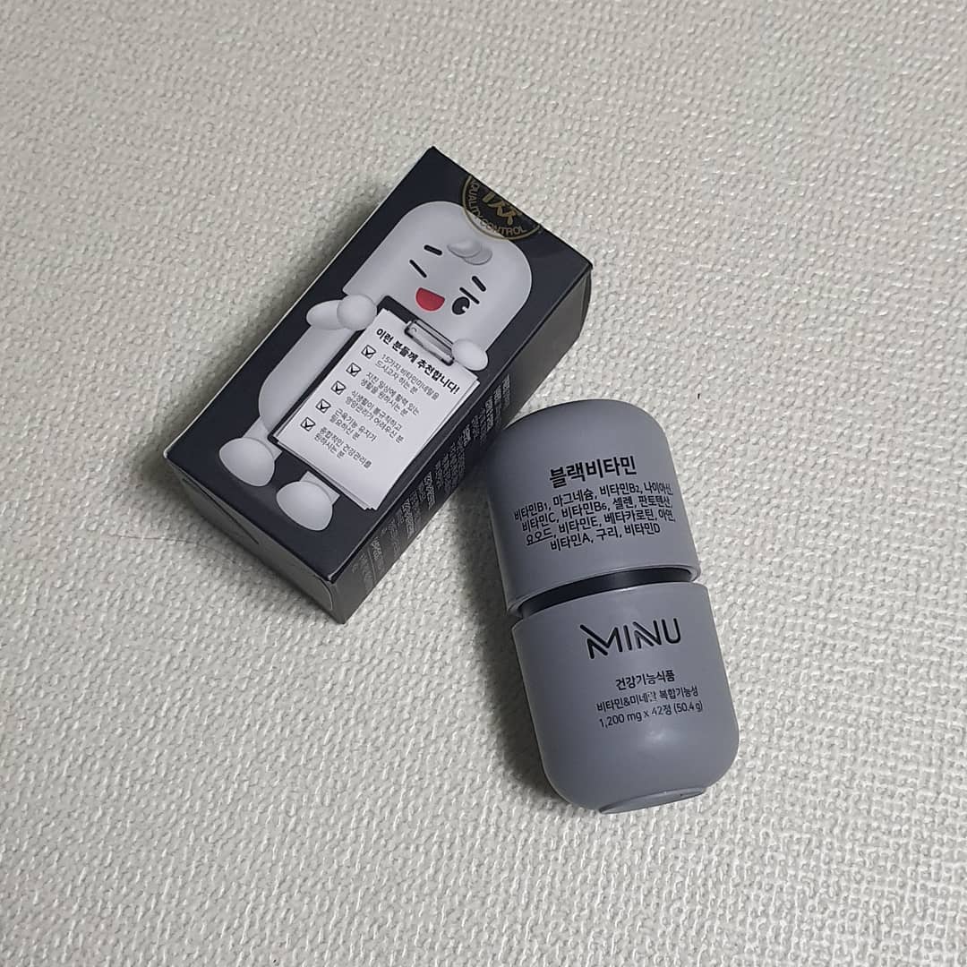 ᴘᴀʀᴋ ᴍɪᴊɪ on Instagram: “❝ 미누 블랙 비타민 ( 남성 비타민 ) ㅤㅤㅤ 이번에 좋은 기회가 와서 2교대로 근무한다ㅤㅤ 피곤에 쩔어있는 남편에게 비타민을ㅤㅤㅤ 선물하게 되었어요!!>___< ㅤㅤㅤ 잠을 자도 피곤해 피로감을 호소하는ㅤㅤㅤ 성장기 청소년 부터 60대…”