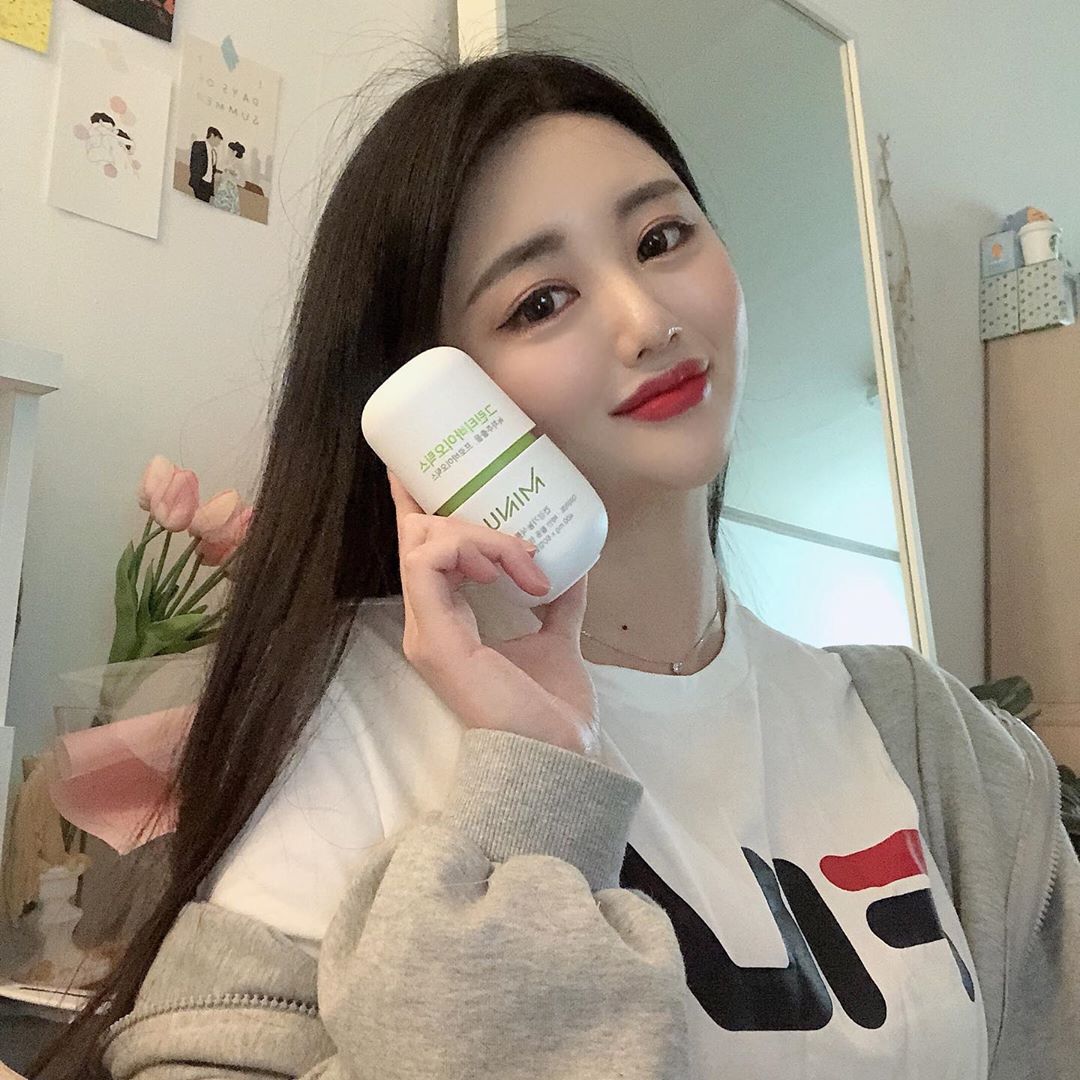 은지 on Instagram: “건강한 장과 원활한 배변활동에 도움을 주는 다양한 유산균&체지방 감소에 도움을 주는 녹차추출물 카테킨 포함된 미누 그린바이오틱스💚 착색료, 합성향료, 감미료 등을 사용하지 않은 건강한 다이어트 보조제! 하루 1번 2캡슐 섭취로 간편하게 다이어트…”