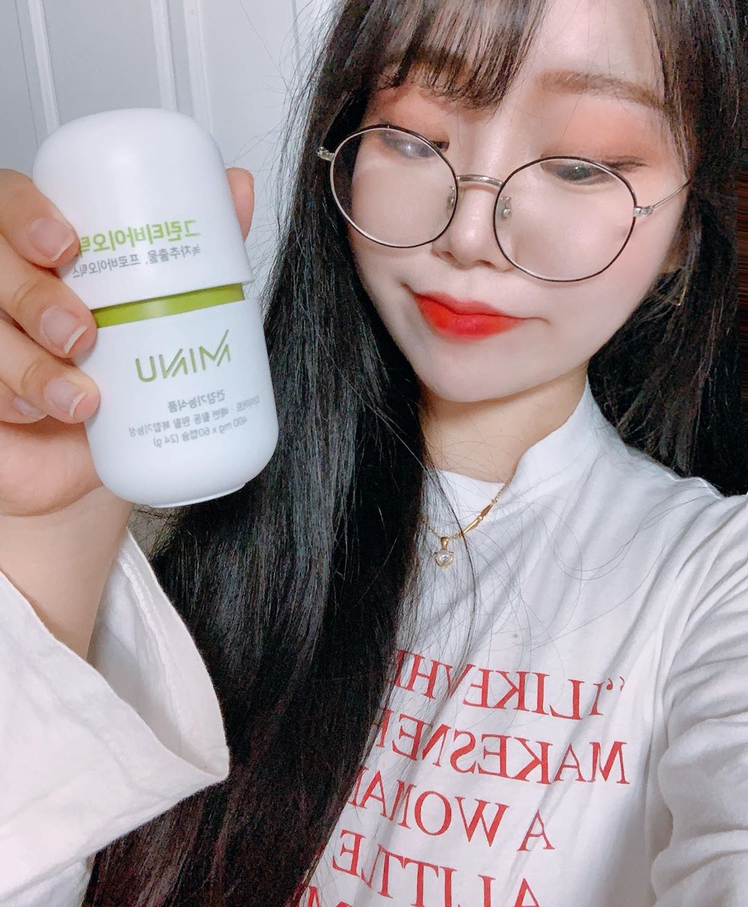 나린 on Instagram: “. 평소 고질병인 장을 안고 사는 저에게 체지방감소와 장건강까지 챙겨준 #미누그린티바이오틱스 🌿  뚜껑열자마자 녹차향이 솔솔🌷 하루 1번,2캡슐로 간편하게 두마리토끼잡기🐰 다양한유산균과 녹차 카테킨이 들어있고 착색료 전혀 없는 건강한 다이어트…”