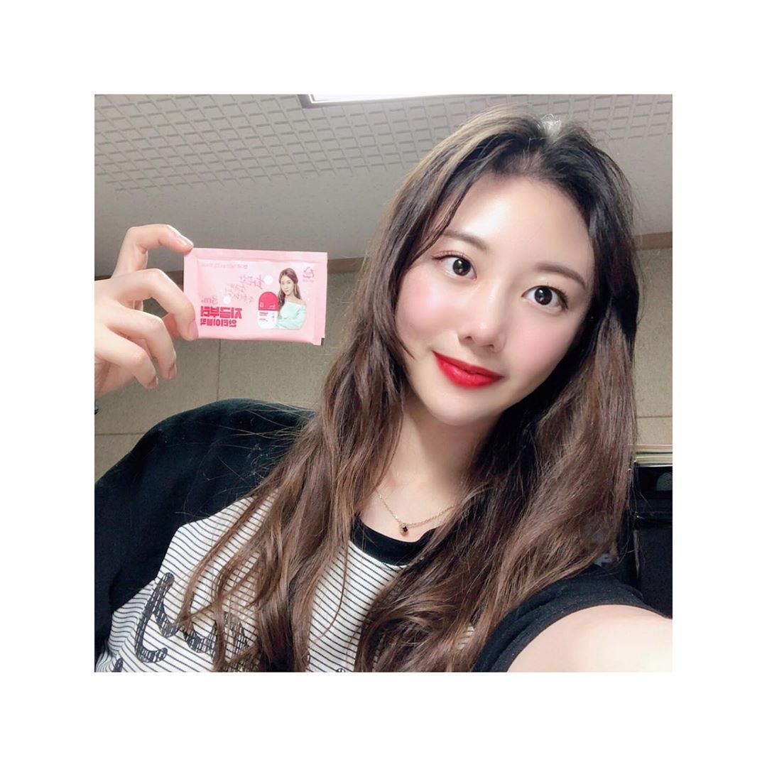 YOONSEO JUNG 🐵(20) on Instagram: “마시는 숙취해소제랑 다르게 사탕처럼 먹을수있어서 편하다 😝🥳
그리고 이거 먹고 마신 다음날 진짜 완전 멀쩡 ...👍👍
.
.
.
.
#grn#지알엔#grn지금부터안티이불킥#grn안티이불킥#안티이불킥#편의점#숙취해소#숙취#음주전후#소유grn”