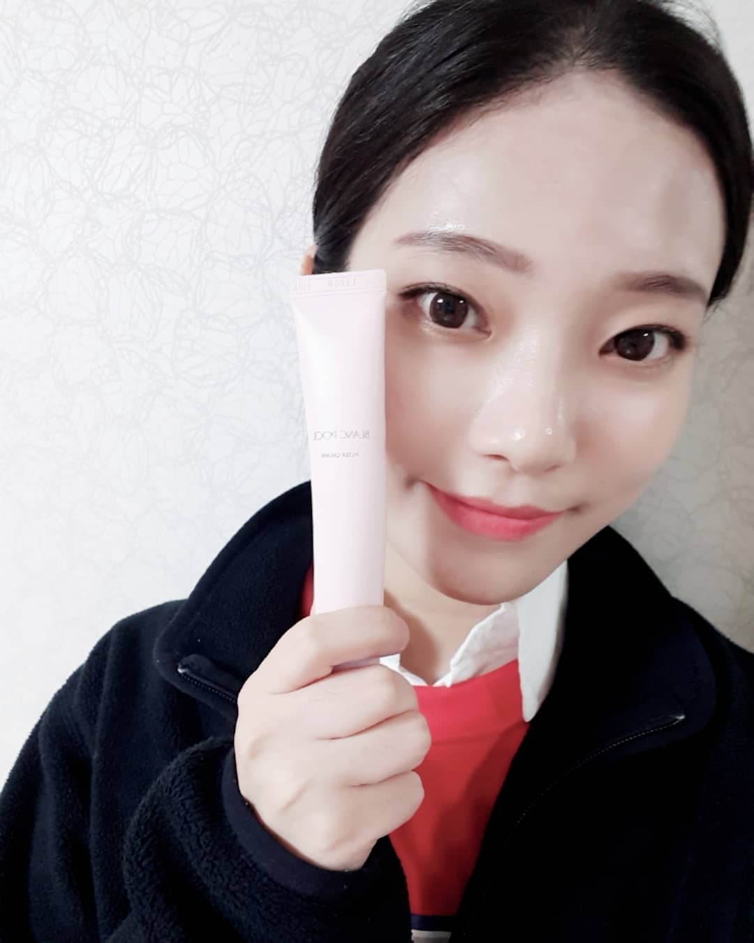 여승빈 on Instagram: “발림성 좋고 자연스럽게 톤업되는 톤업크림!
화장하기 힘든 운동할 때나 남자친구랑 찜질방 갈 때 사용하면 꿀템❤ 
#블랑풀#필터크림#블랑풀톤업#블랑풀필터크림 #톤업크림#톤업크림추천#리뷰쉐어#ad”