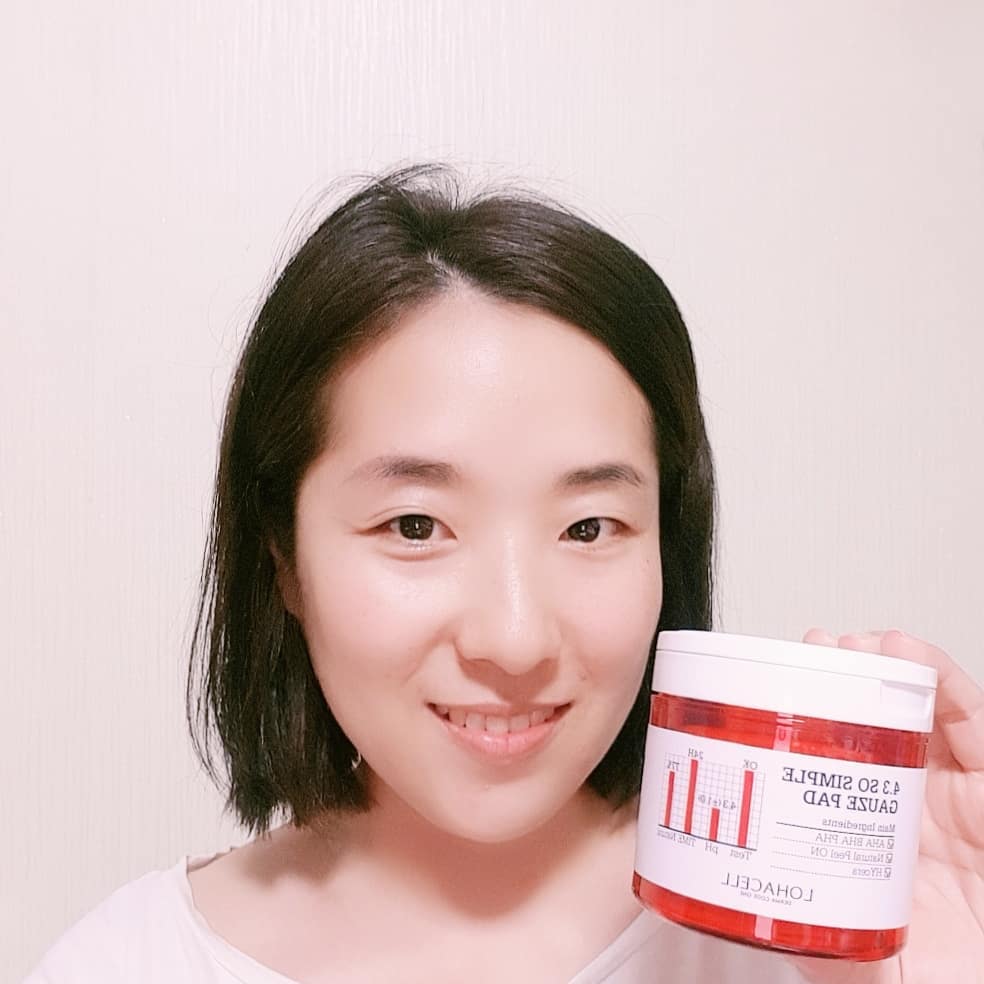 @wsk071200 on Instagram: “_  세안 후~제일 먼저 사용하는 쌍욕패드~ ㆍ 거즈 면으로 메이크업 잔여물과 노폐물,  피지 까지 간편하게 제거~ ㆍ 엠보 면으로 한번 더 깨끗하게 피부 관리~ ㆍ 피부에 자극없이 매일 사용하는  #데일리스킨케어 #쌍욕패드 ㆍ 진정 토너액으로…”