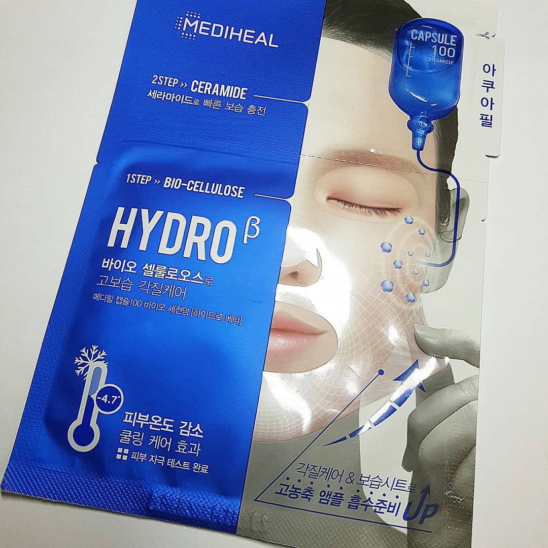 🖒메디힐 캡슐100 바이오 세컨덤 하이드로베타🖒
-

메디힐 마스크팩은 항상 녹색 티트리만 쓰다가
집에 있길래 써봤는데 대박....😍😍 피부과 아쿠아필 기능인
쿨링+보습+각질제거+피지조절 기능을 다 갖춘 마스크팩이라는데

쿨링+보습감은 확실히 다르닷...👏👏 팩 밀착력 수분감 완전 대박이고
캡슐 앰플도 바를때 마다 깜짝 놀랄정도로 촉촉하다...
따로 제품나오면 좋겟는데...😂😂 가격이 1일 1팩 하기엔 좀 부담감 있지만...
중요한 디데이 잡혔을 때 하기 좋은 팩인거 같다
매디힐 아쿠아필 짱좋!!😗😗😗 -

#메디힐 #메디힐아쿠아필 #메디힐마스크팩 #수부지마스크팩 #1일1팩 #아쿠아필 #올리브영 #지성마스크팩 #보습마스크팩 #아쿠아필팩 #아쿠아필마스크팩 #앰플팩 #메디힐캡슐100 #마스크팩추천