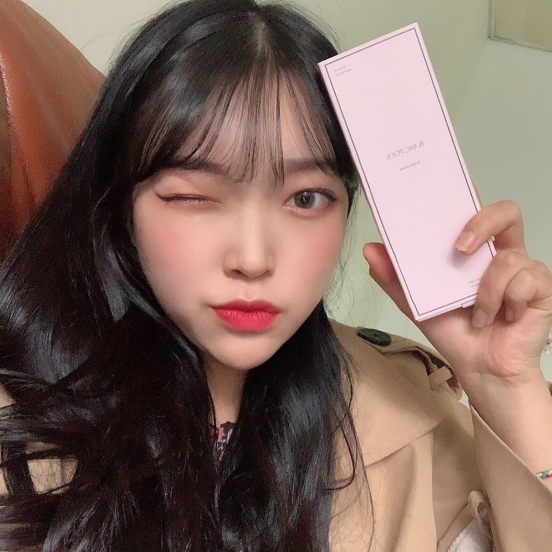 강민지 on Instagram: “블랑풀 신상 필터크림••
촉촉하고 피부랑 자연스럽게 연결돼서 딱 조흠💞
끈적임 없어서 더 조아효
.

#블랑풀 #필터크림 #블랑풀톤업 #블랑풀필터크림 #톤업크림 #톤업크림추천”