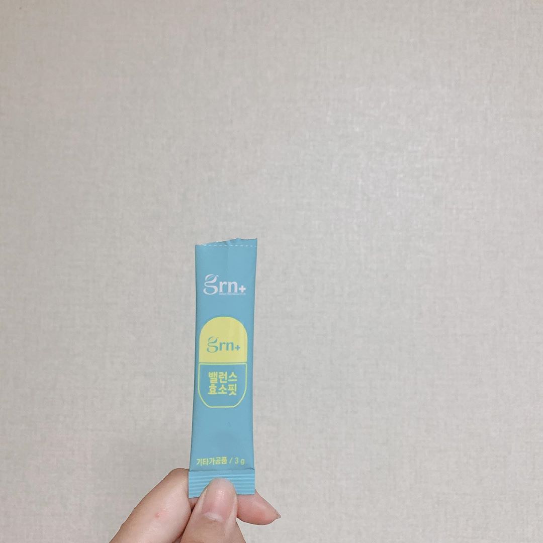 진아 on Instagram: “요즘 인스타보면 효소공구 많이 하셔서 저게 무슨 효과가 있나 했었는데 탄수화물, 지방, 단백질 분해하는거 도와줘서 밥순이 빵순이들한테 제일 최고고 과식해서 더부룩하고 그냥 더부룩할때 먹어도 좋다함 그리고 20대부터 나이들수록 소화효소가 점점…”