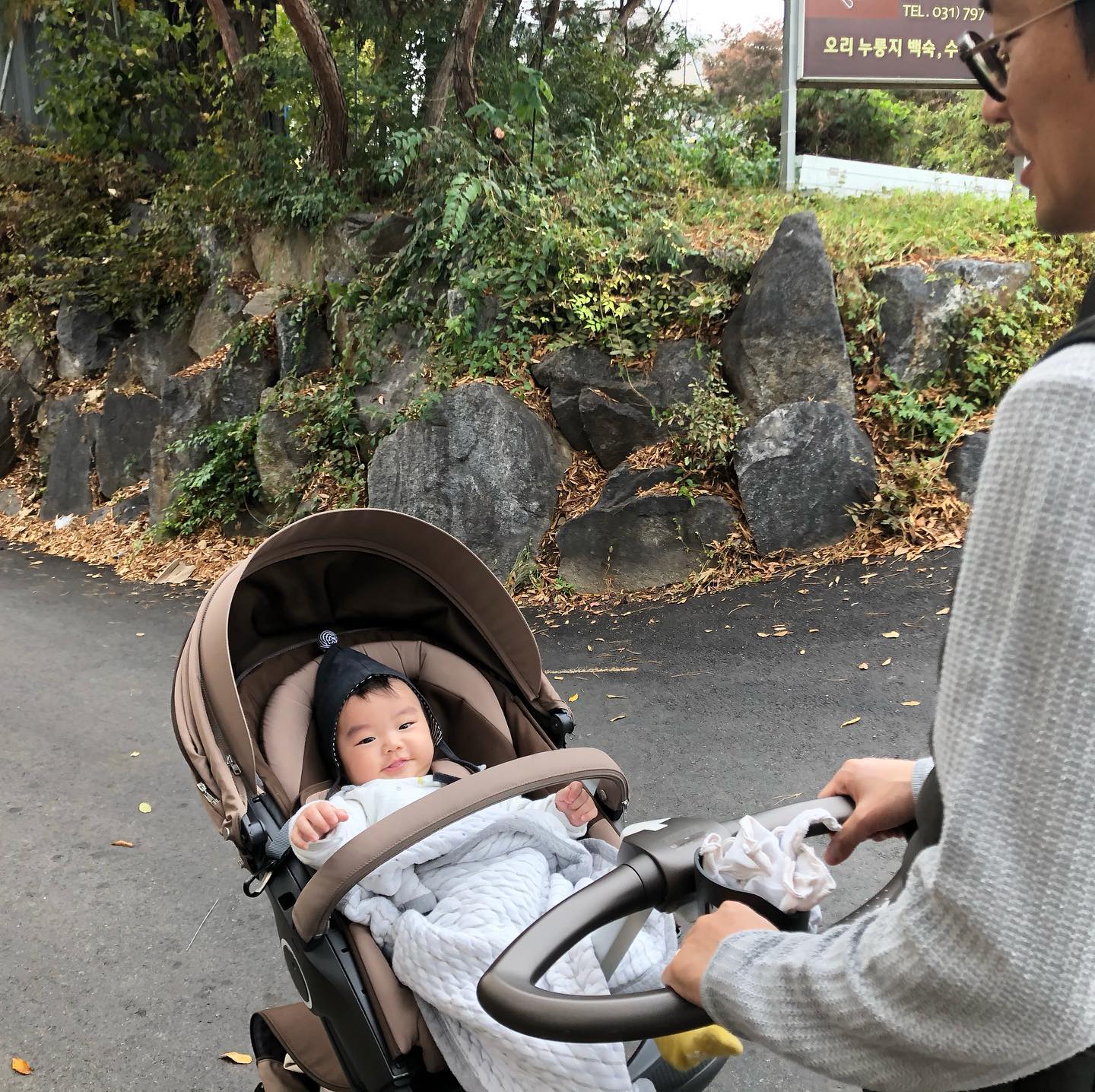 점점 귀여워지는 요녀석과 가을의 끝을 함께🥰👪 #햄볶 #가을가을해🍂